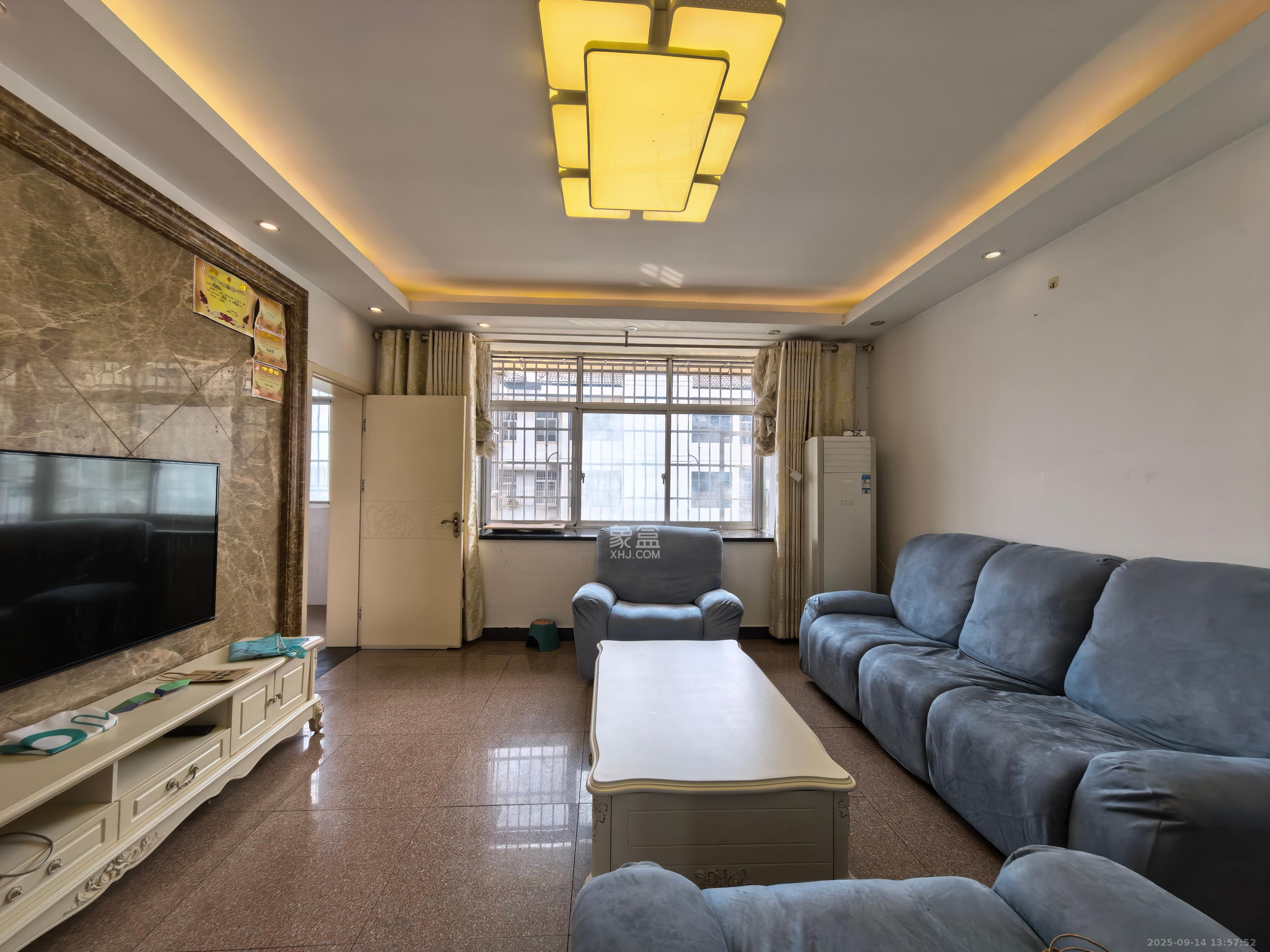 滨河小区 3室2厅1卫 2000.0元/月 滨河小区 3室2厅1卫 2000.0元/月室内图