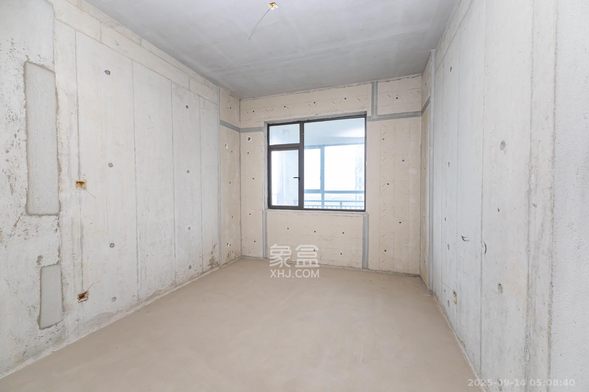 润和湘江天地AB区  4室2厅2卫    210.0万卧室