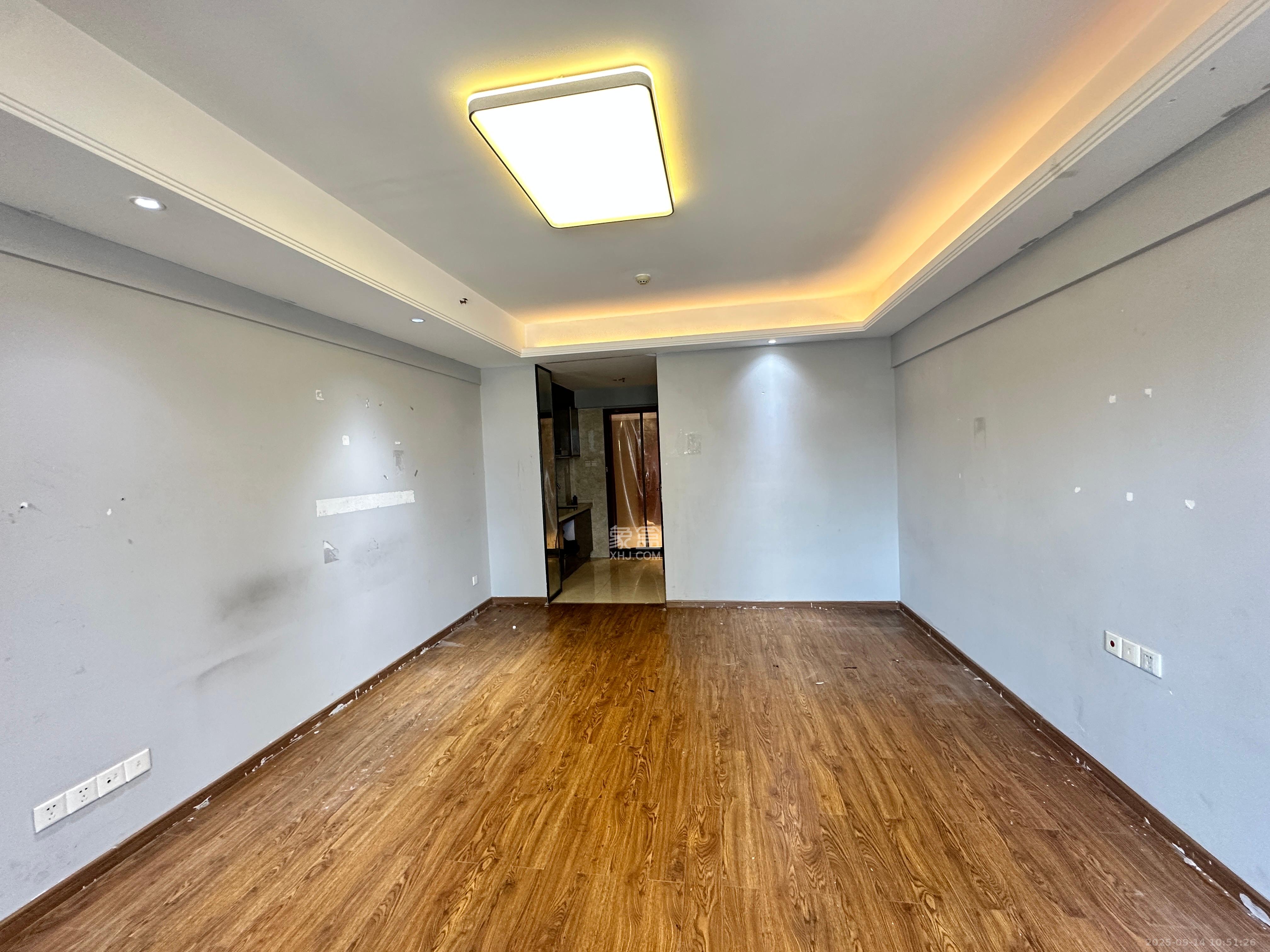 德思勤城市广场(宝格丽公寓) 1室1厅1卫 2200.0元/月 德思勤城市广场(宝格丽公寓) 1室1厅1卫 2200.0元/月室内图