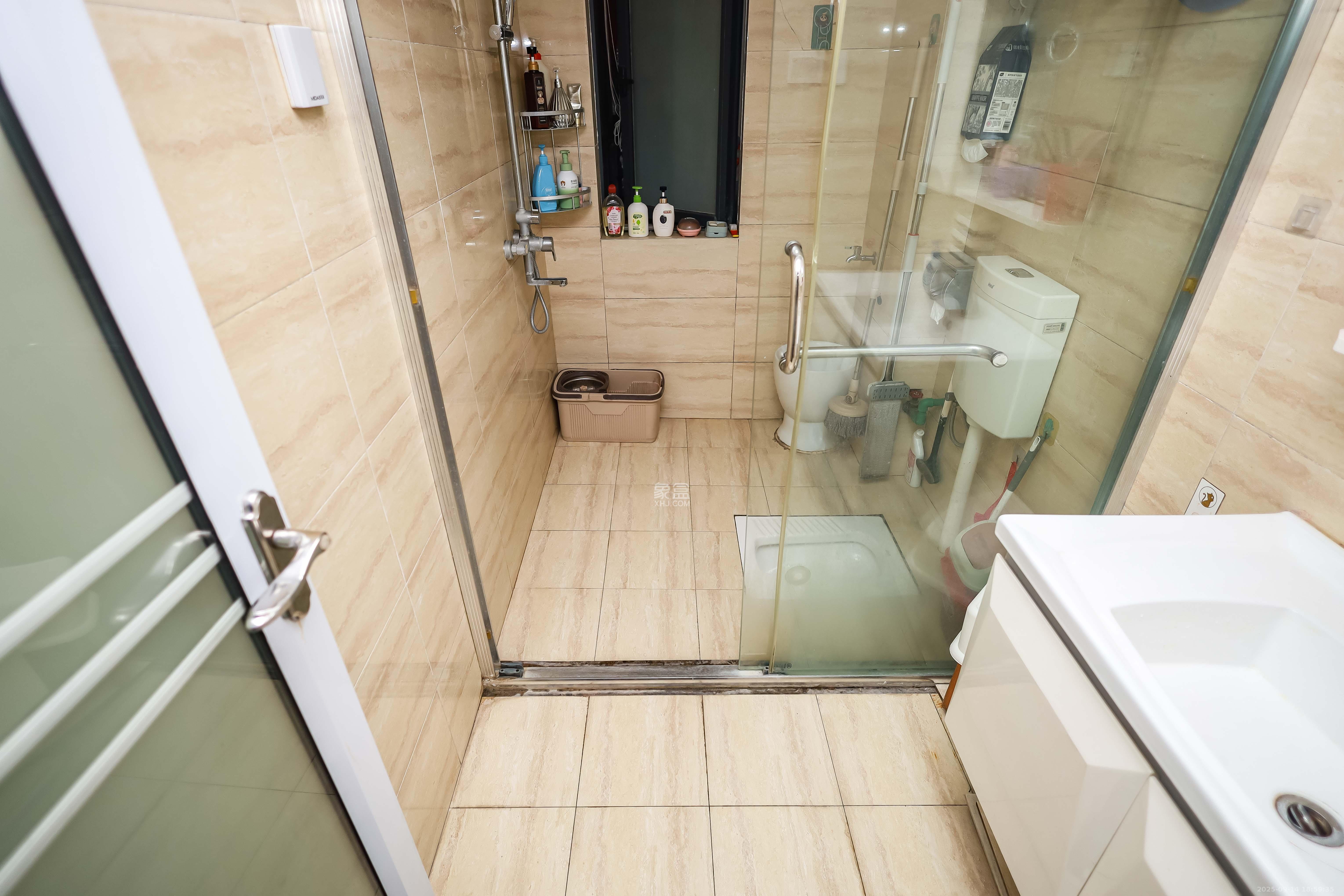 长房时代城 3室2厅1卫 94.0万 长房时代城 3室2厅1卫 94.0万卫生间