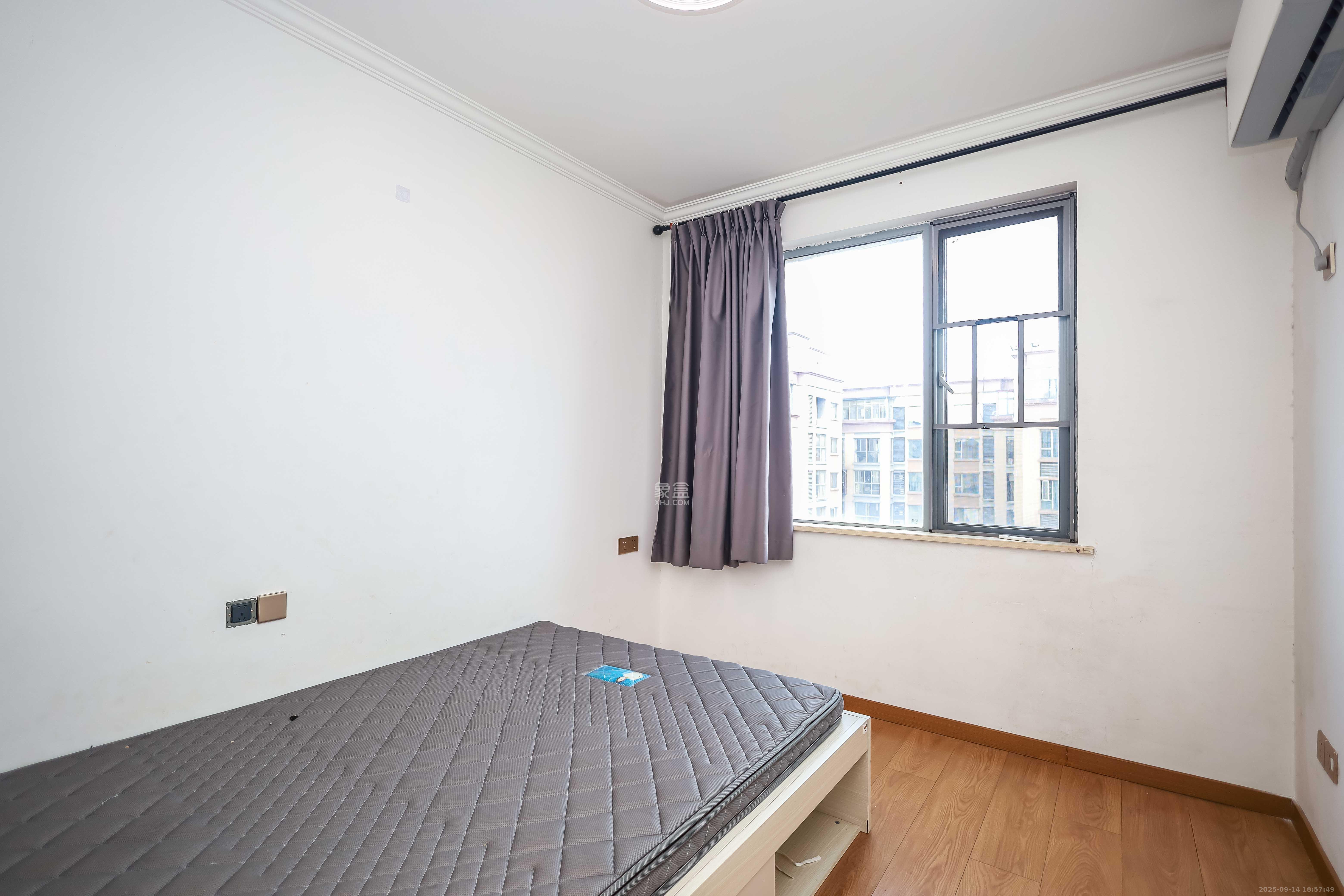 潇湘奥林匹克花园  3室2厅1卫    84.0万卧室