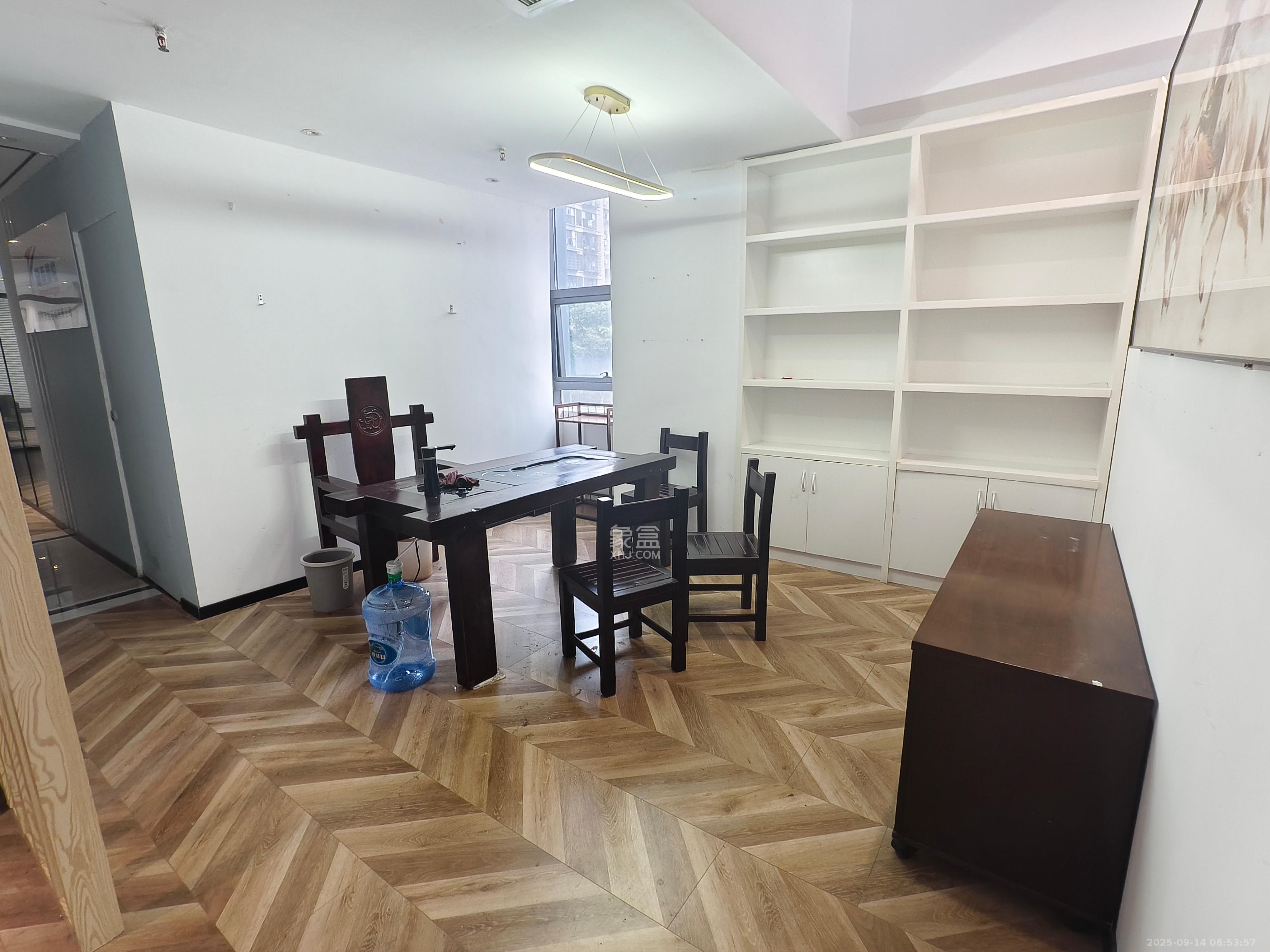 汇一城(汇壹公馆) 1室1厅1卫 1800.0元/月 汇一城(汇壹公馆) 1室1厅1卫 1800.0元/月室内图