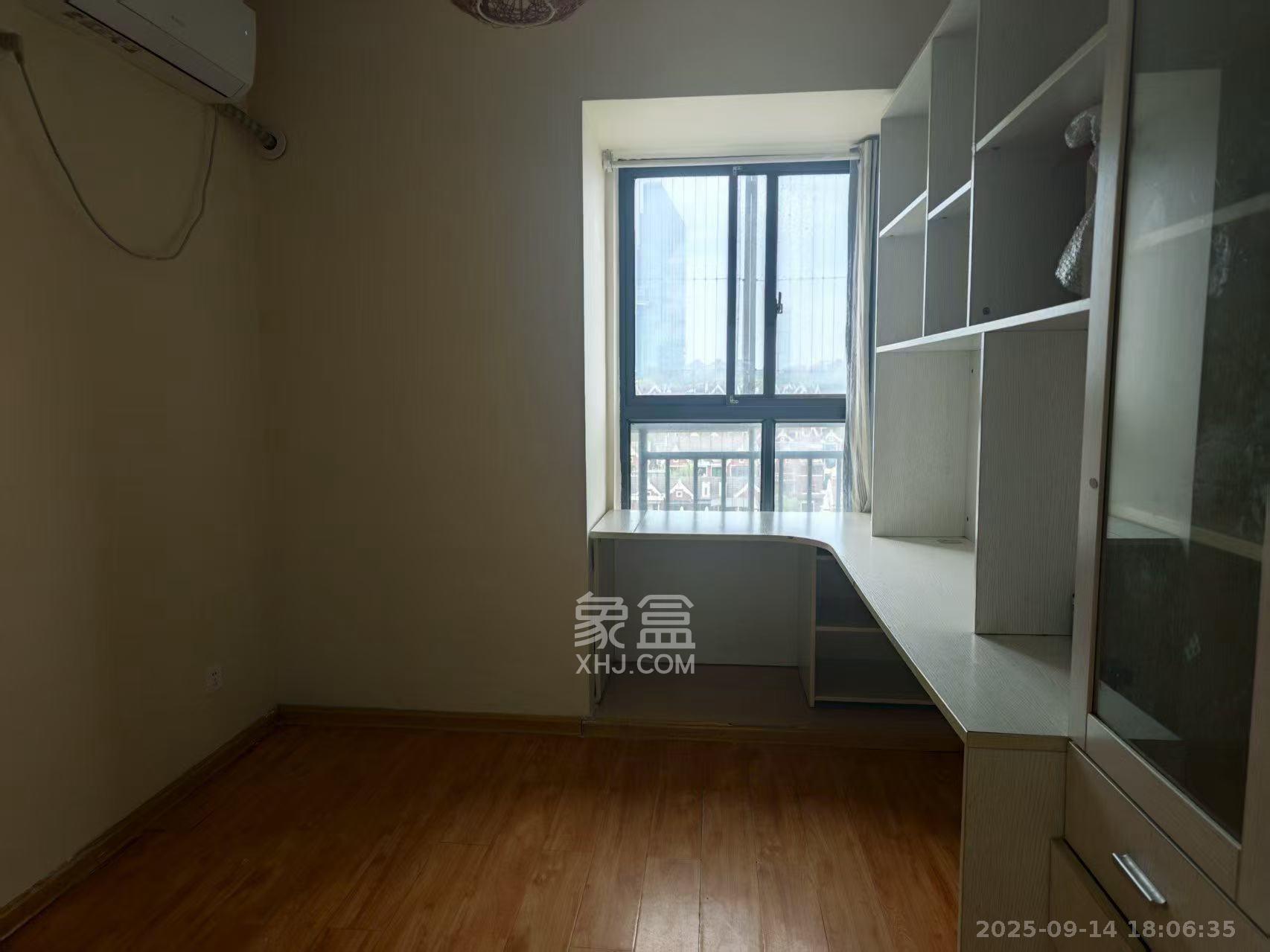优山美地  3室2厅2卫   2300.00元/月室内图