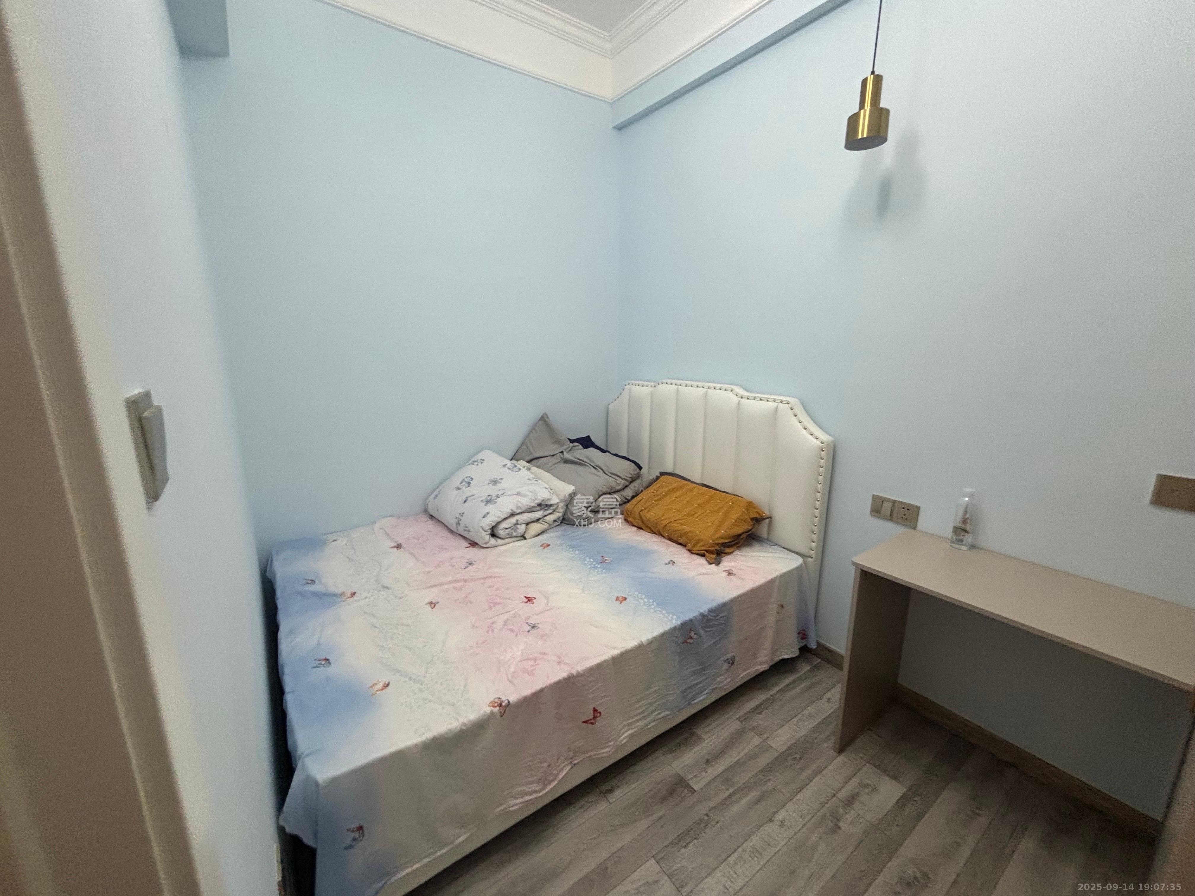 湘一书香里 2室2厅1卫 2200.0元/月 湘一书香里 2室2厅1卫 2200.0元/月室内图