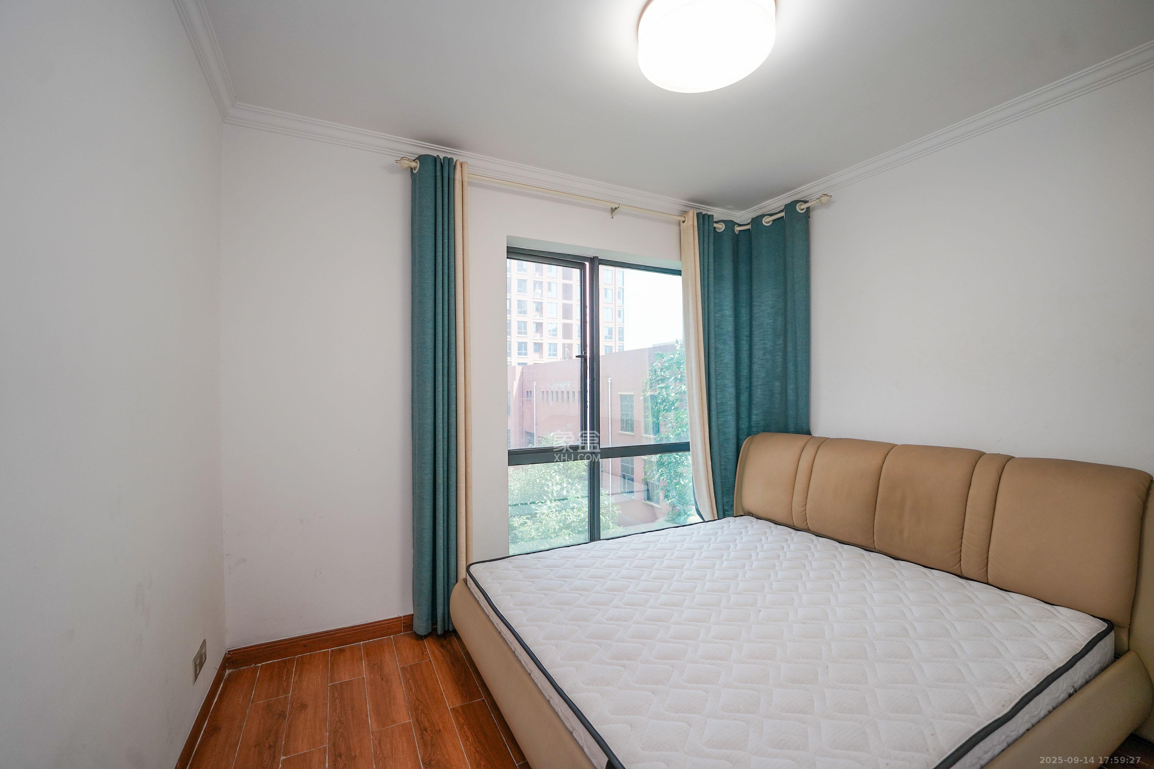 金谷豪庭 4室2厅2卫 69.8万 金谷豪庭 4室2厅2卫 69.8万卧室