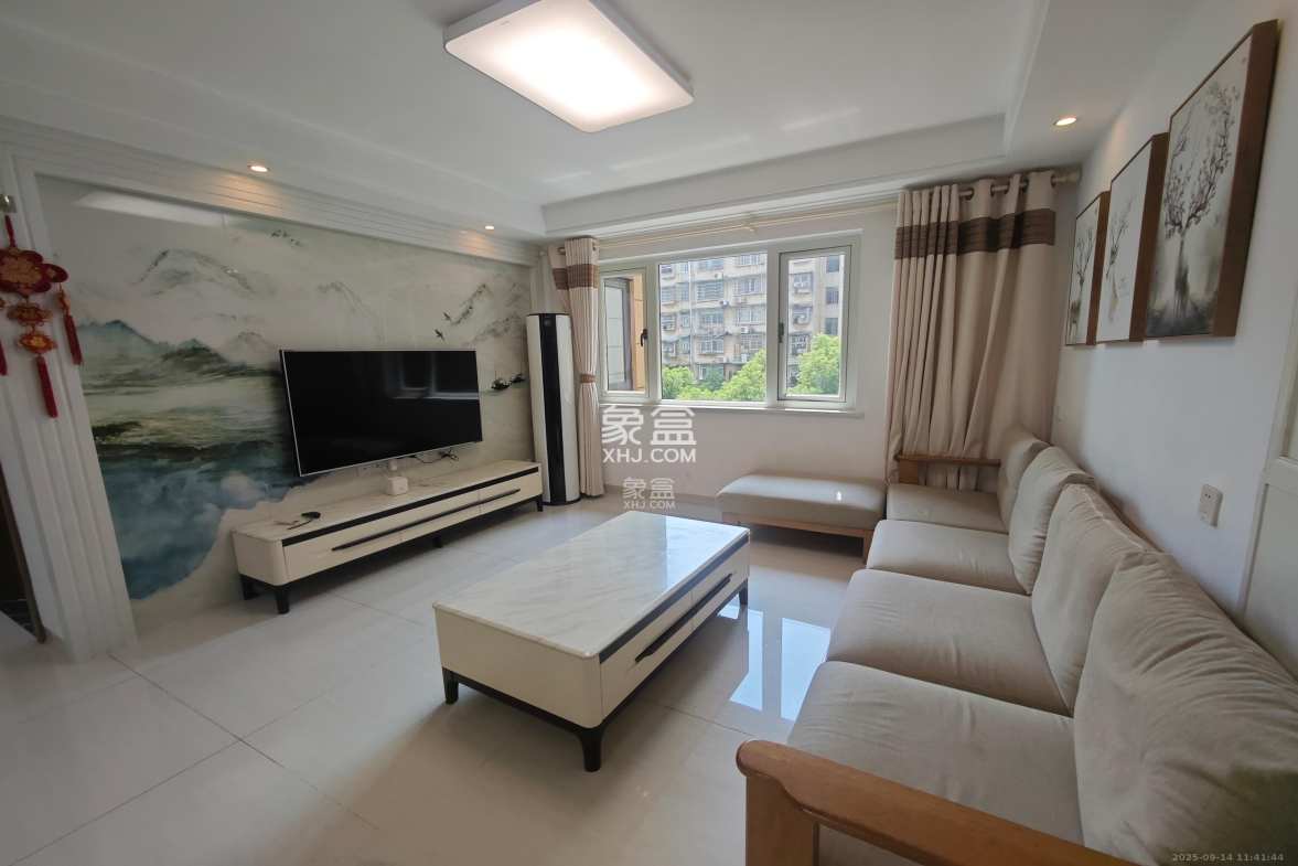 荣盛花语书苑 3室2厅1卫 2900.0元/月 荣盛花语书苑 3室2厅1卫 2900.0元/月室内图