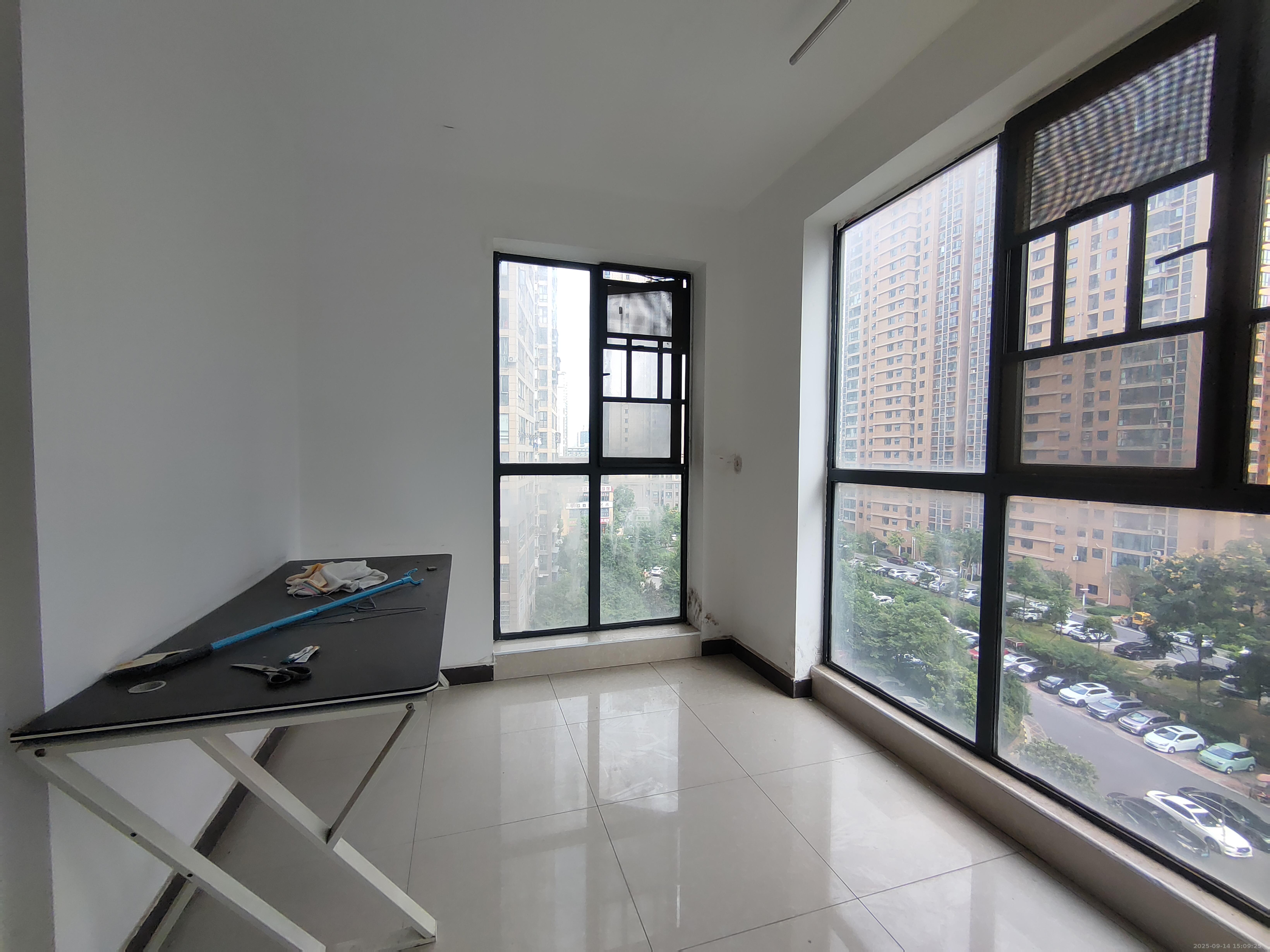 明发国际城  2室2厅1卫    1800.0元/月室内图