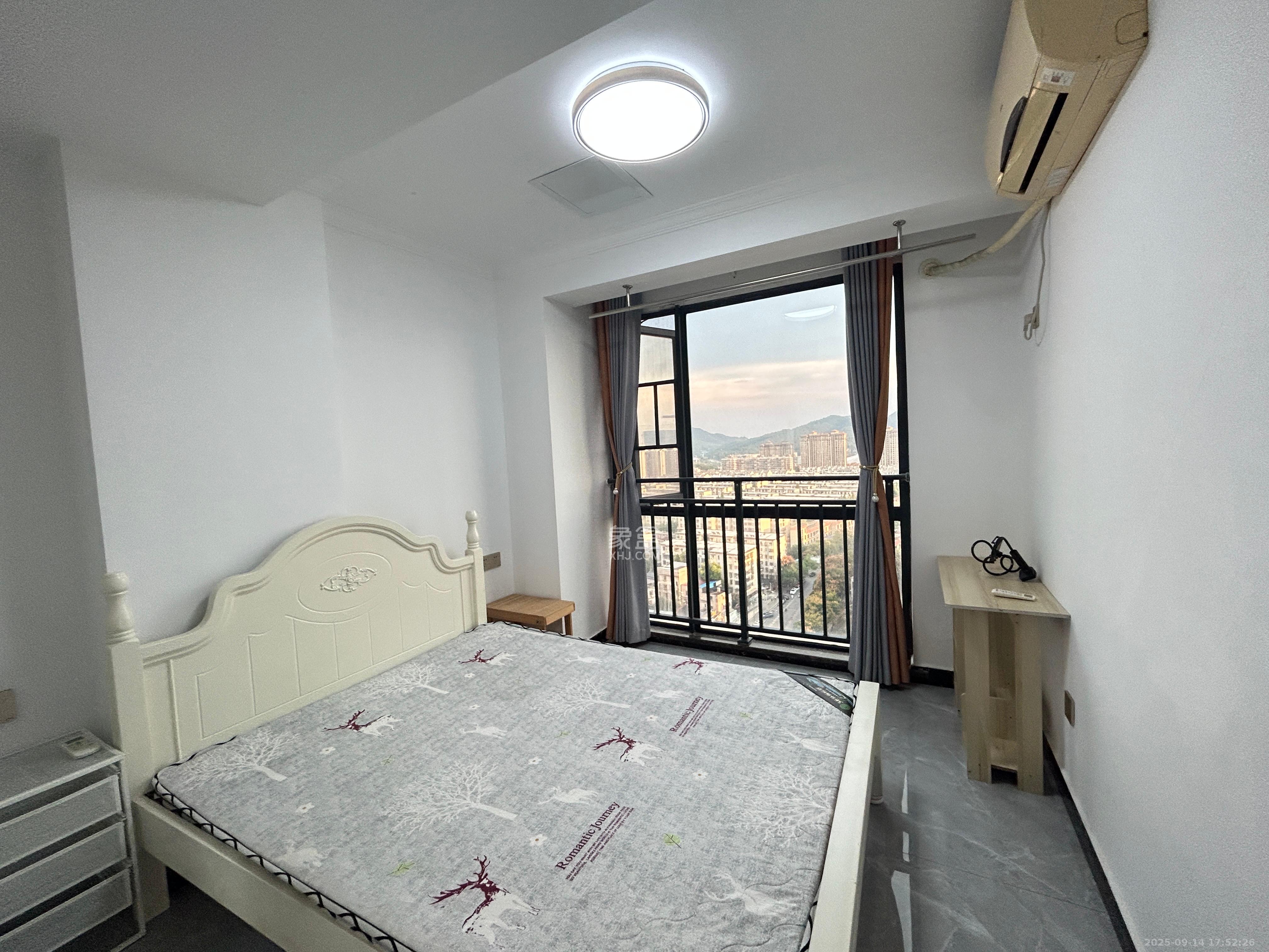 地华梅溪湖畔  2室2厅1卫    1999.0元/月室内图