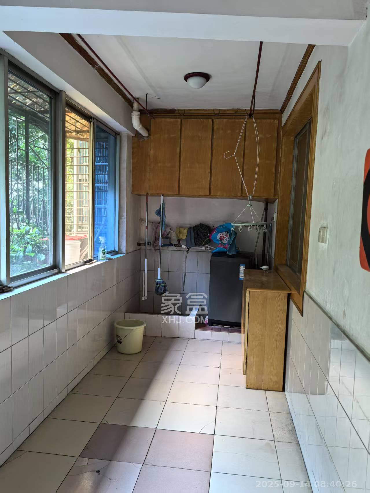 东塘电力院 3室2厅1卫 3200.0元/月 东塘电力院 3室2厅1卫 3200.0元/月室内图