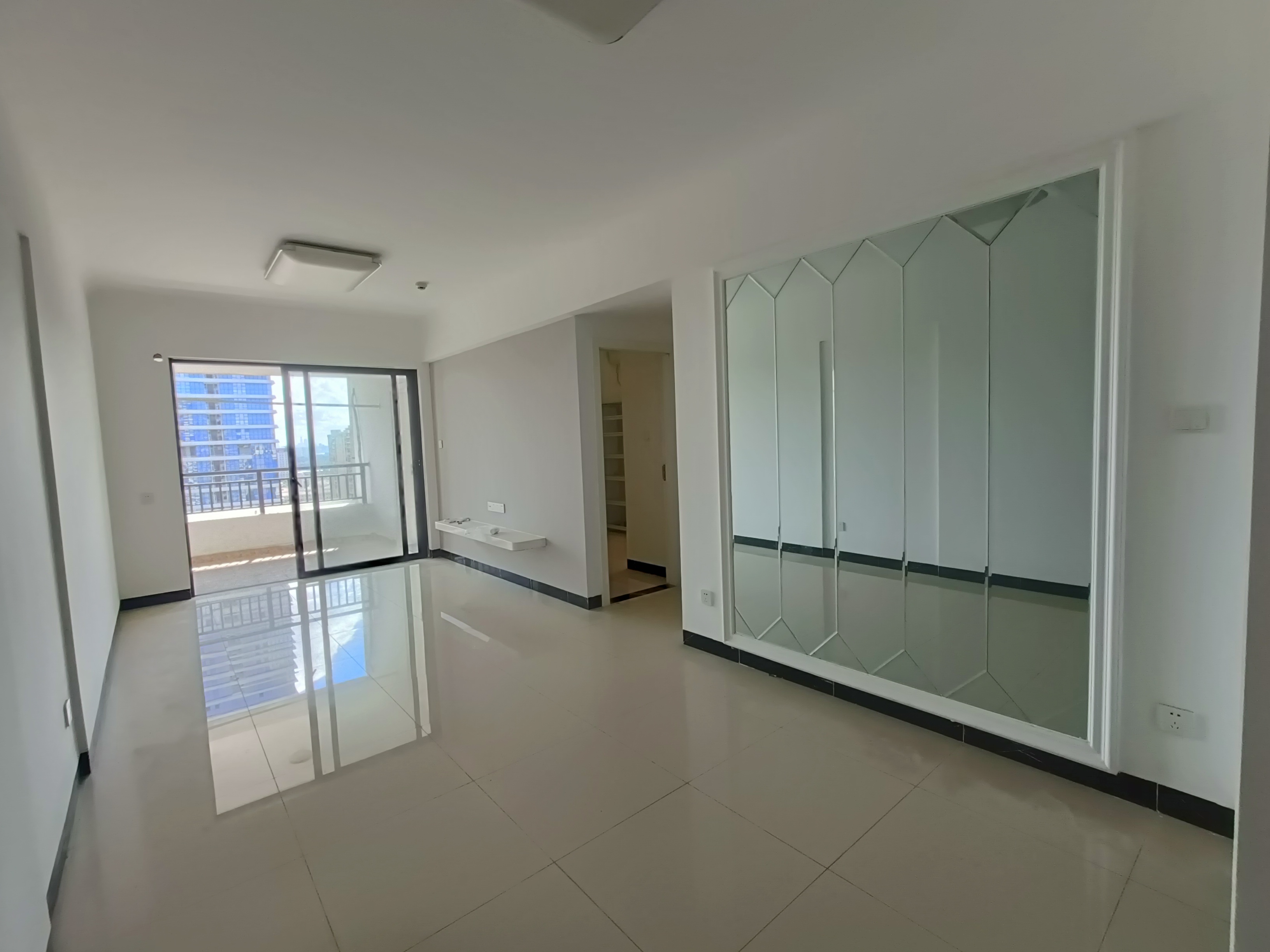 华盛国际公寓  2室0厅0卫    90.0万 华盛国际公寓  2室0厅0卫    90.0万客厅