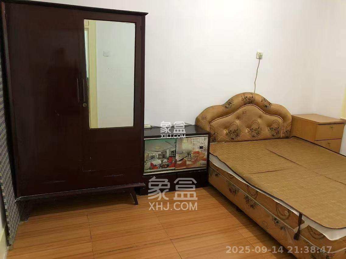 人民中路窑岭湘剧院单位房  2室1厅1卫    2000.0元/月 人民中路窑岭湘剧院单位房  2室1厅1卫    2000.0元/月室内图