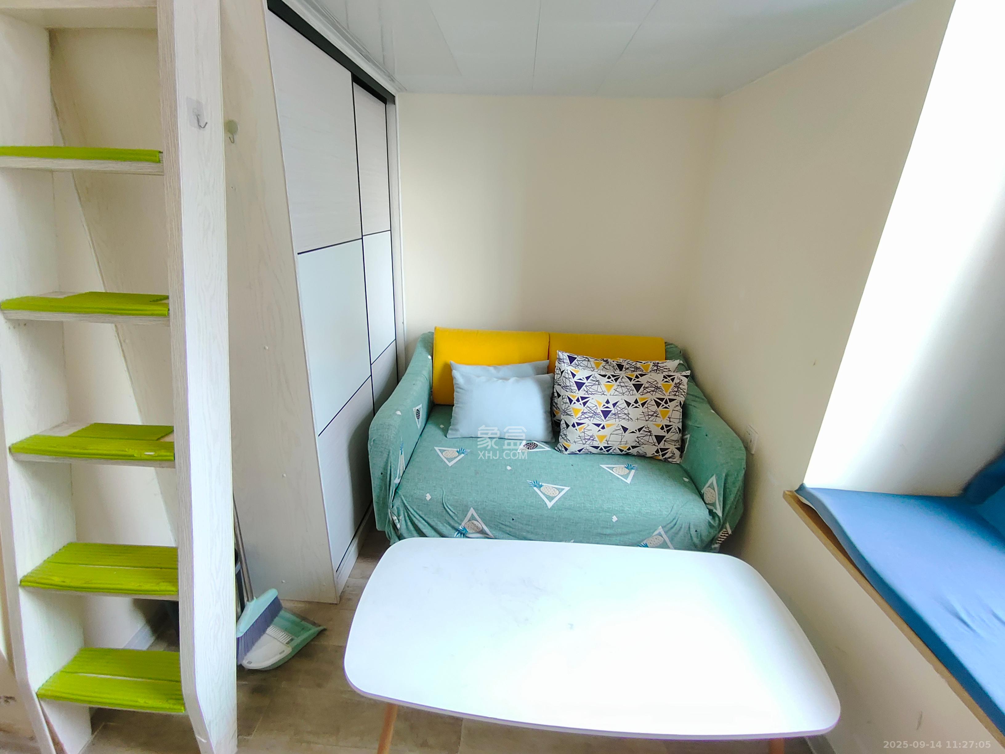 兰亭湾畔 1室1厅1卫 1100.0元/月 兰亭湾畔 1室1厅1卫 1100.0元/月室内图