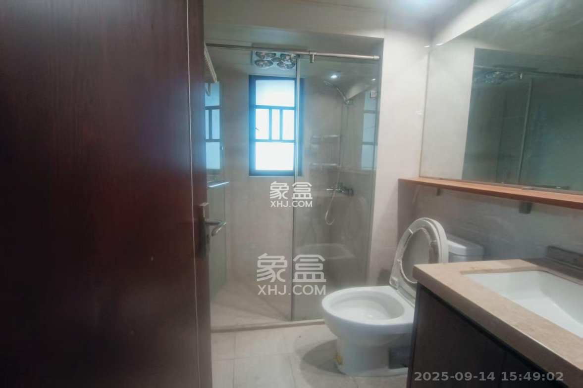 时代倾城二期  3室2厅2卫    2200.0元/月 时代倾城二期  3室2厅2卫    2200.0元/月室内图