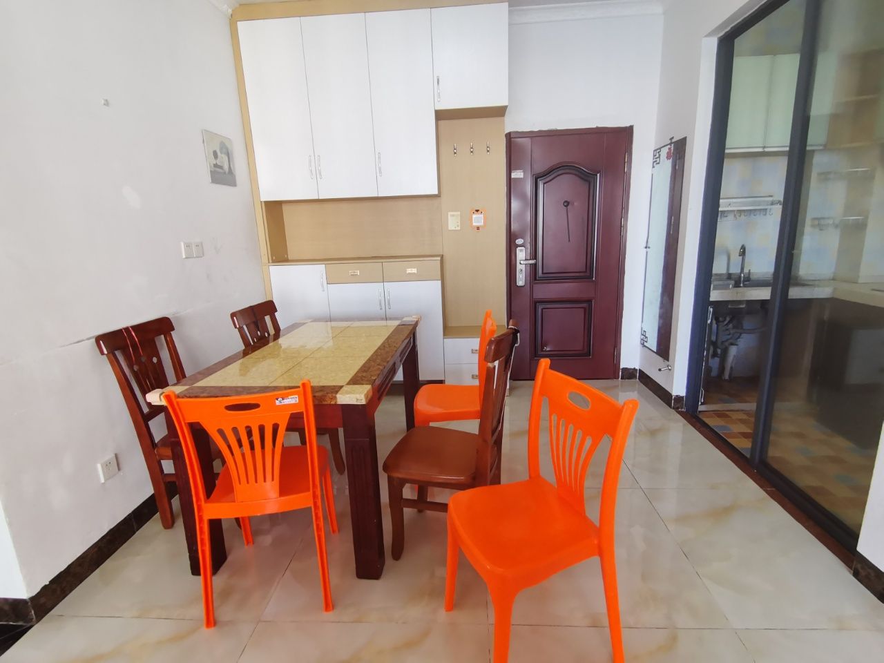 盛世一品 3室2厅1卫 2400.0元/月 盛世一品 3室2厅1卫 2400.0元/月室内图