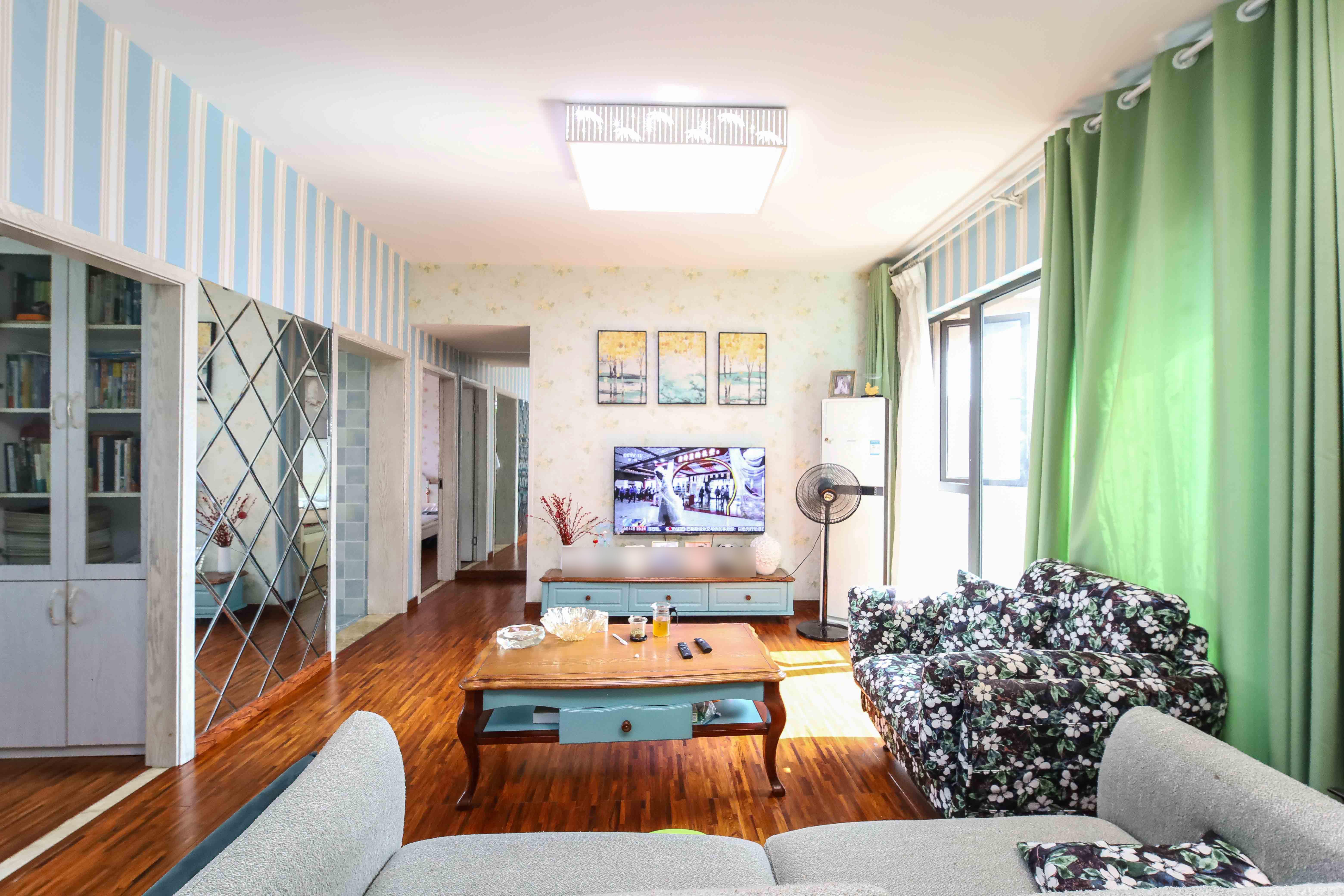 湘域熙岸 3室2厅1卫 115.0万 湘域熙岸 3室2厅1卫 115.0万客厅