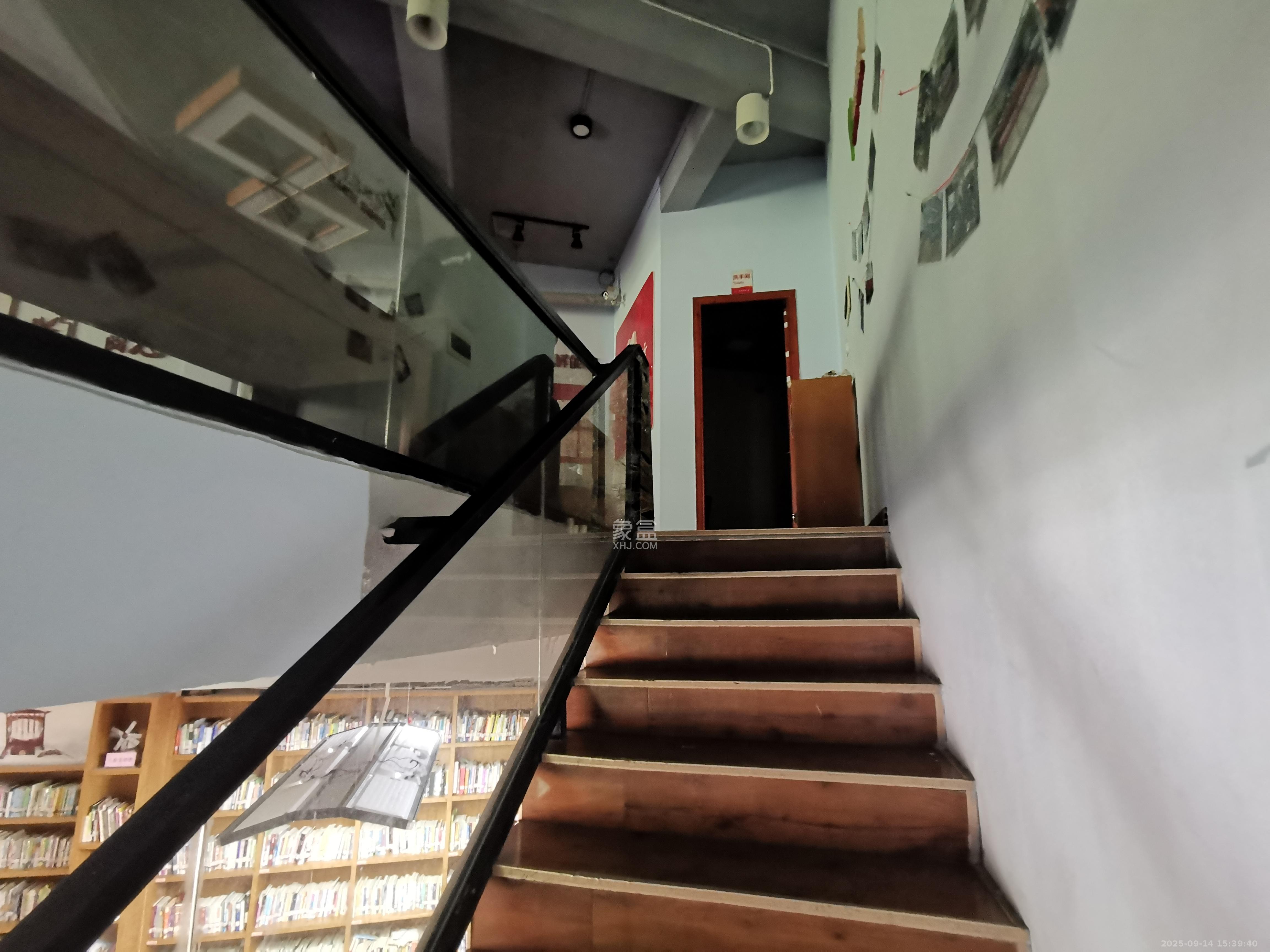 鄱阳小区   195.68㎡      5200.0元/月室内图