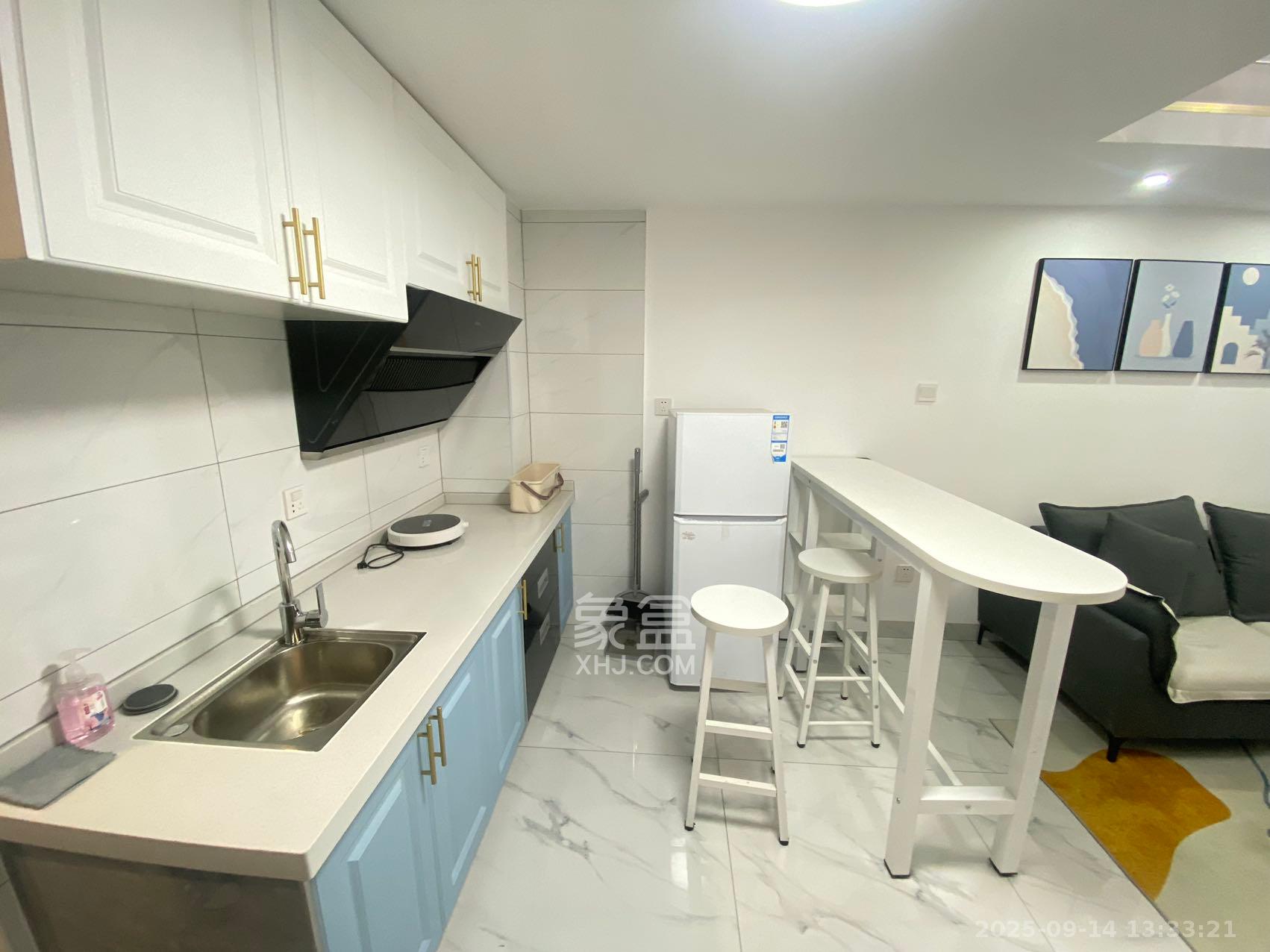 欣隆居  2室1厅1卫    2300.0元/月室内图