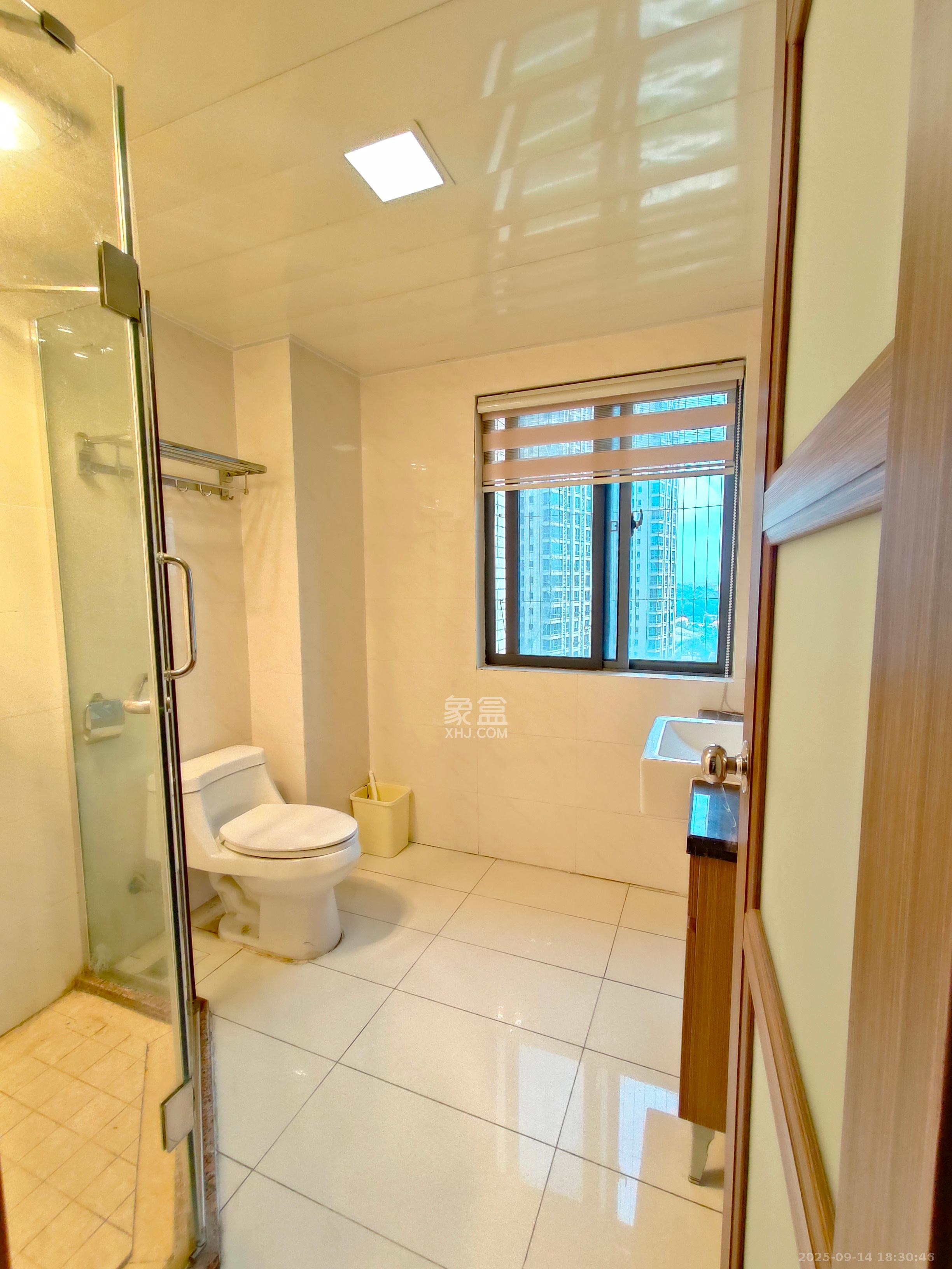 碧桂园南城首府(东宸林海)  3室2厅1卫    2600.0元/月 碧桂园南城首府(东宸林海)  3室2厅1卫    2600.0元/月室内图