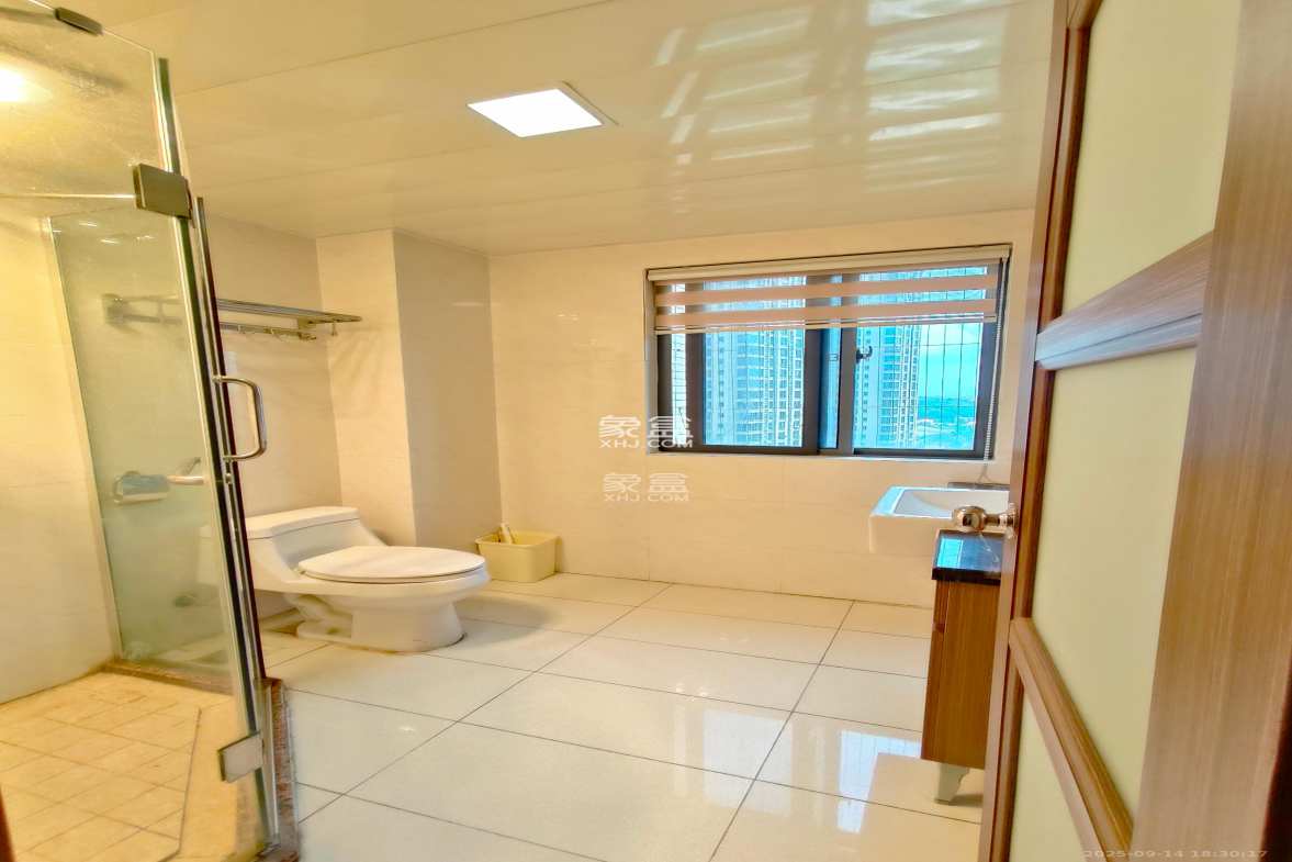 碧桂园南城首府(东宸林海)  3室2厅1卫    2600.0元/月 碧桂园南城首府(东宸林海)  3室2厅1卫    2600.0元/月室内图