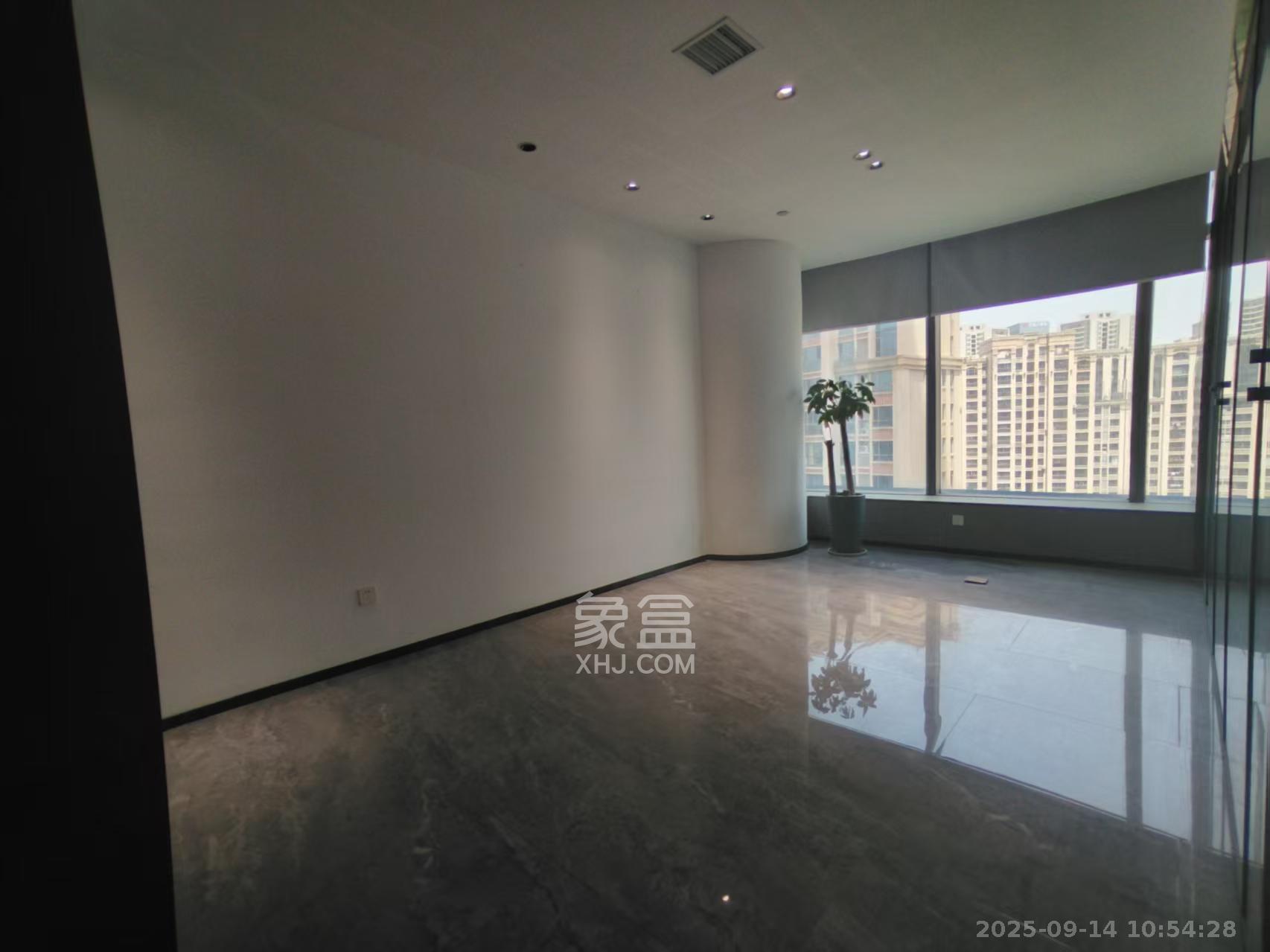 世茂铂曼  5室2厅1卫    11800.0元/月室内图