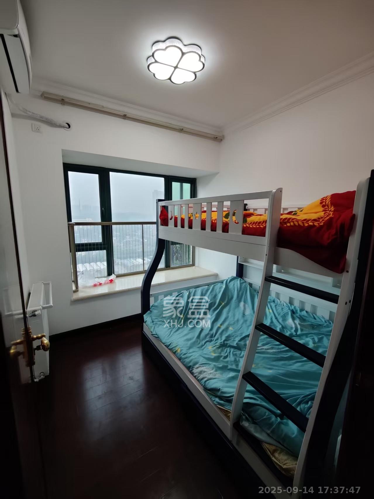 恒大城 3室2厅1卫 2000.0元/月 恒大城 3室2厅1卫 2000.0元/月室内图