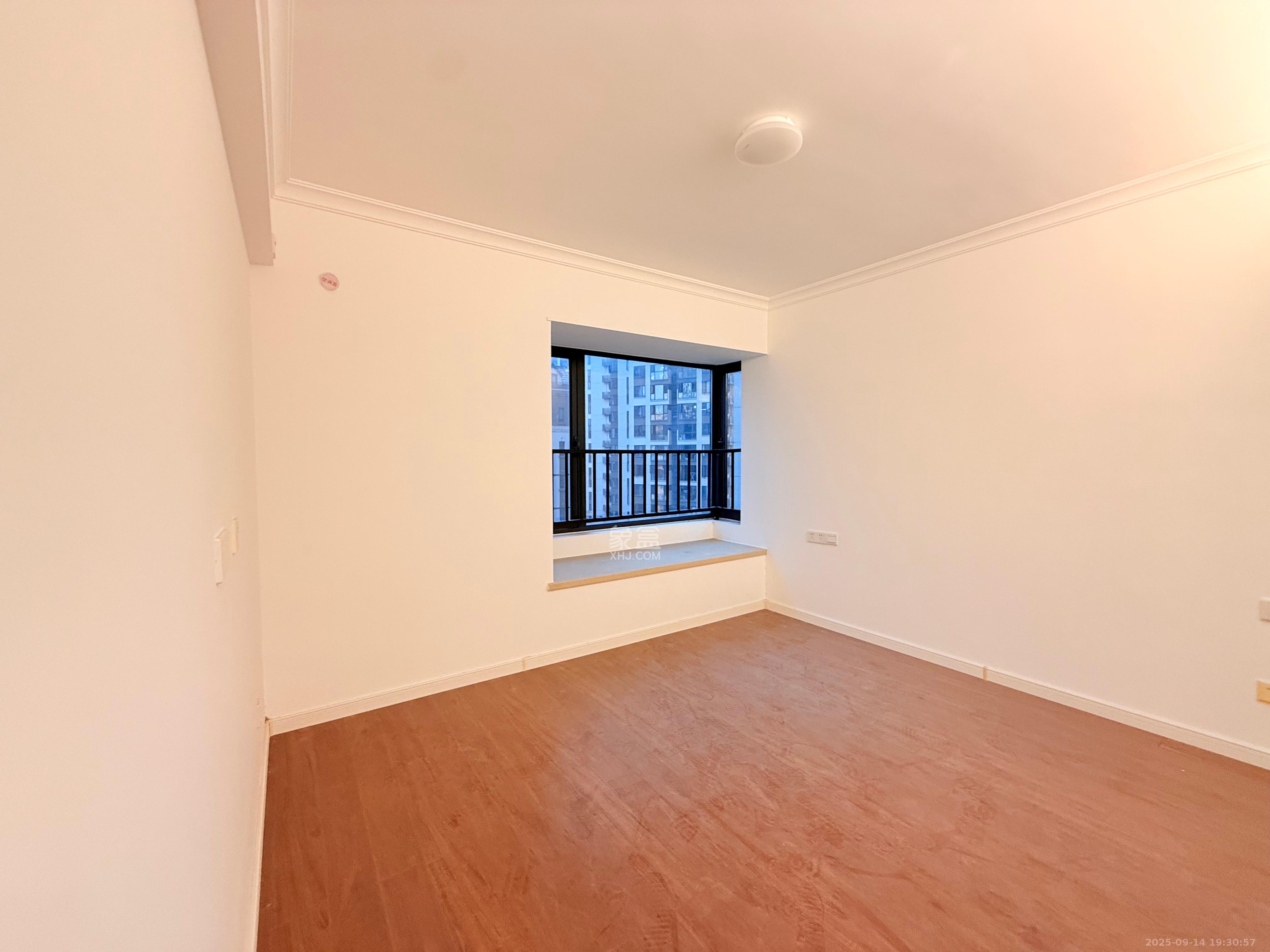 万科魅力之城观澜里 4室2厅2卫 5000.0元/月 万科魅力之城观澜里 4室2厅2卫 5000.0元/月室内图