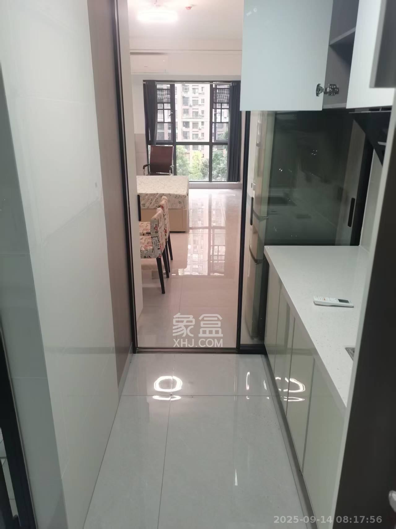 星沙算中心  1室1厅1卫    1600.0元/月室内图