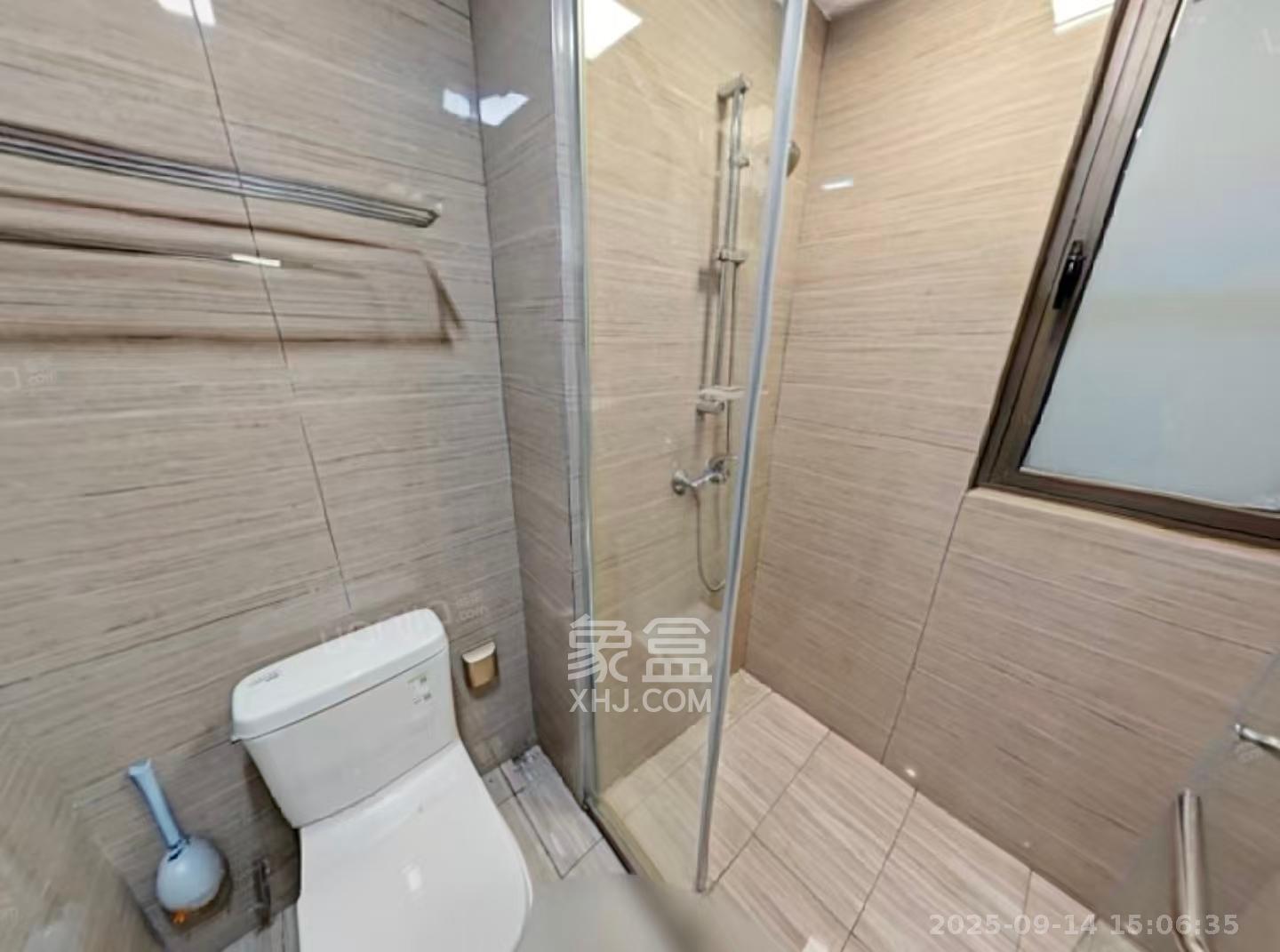 阳光城尚东湾蓝莓苑  3室2厅2卫    3300.0元/月室内图