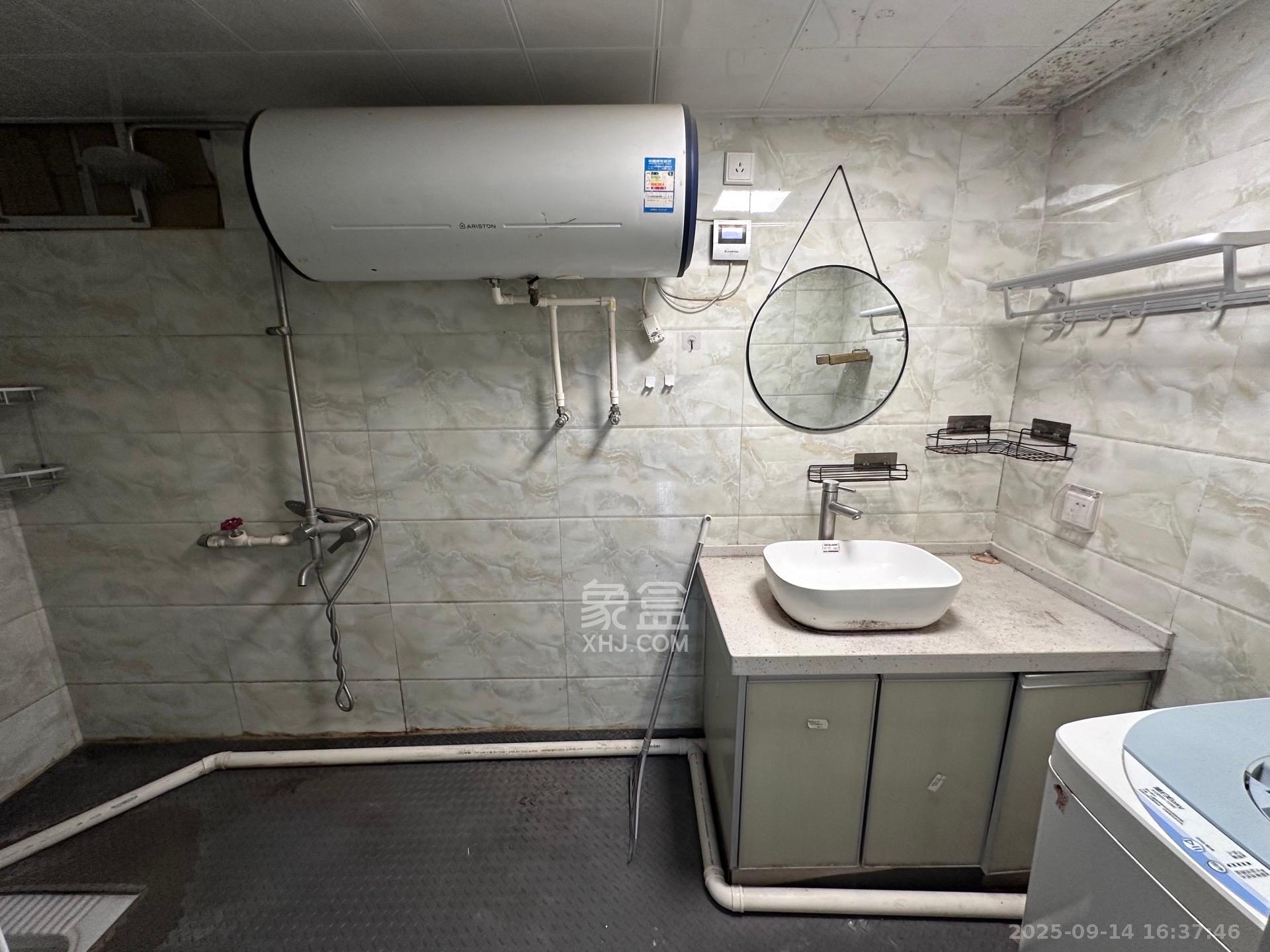 南建公寓 1室2厅2卫 1800.0元/月 南建公寓 1室2厅2卫 1800.0元/月室内图