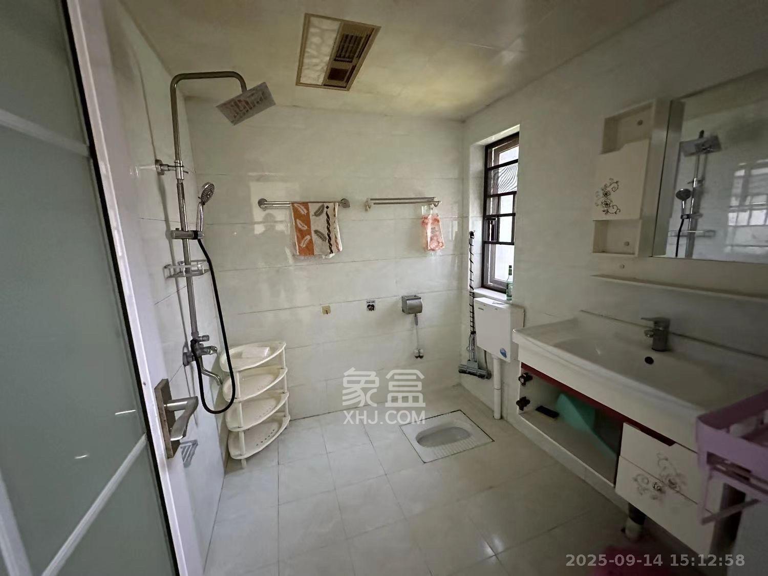 新城国际花都 3室2厅1卫 1700.0元/月 新城国际花都 3室2厅1卫 1700.0元/月室内图