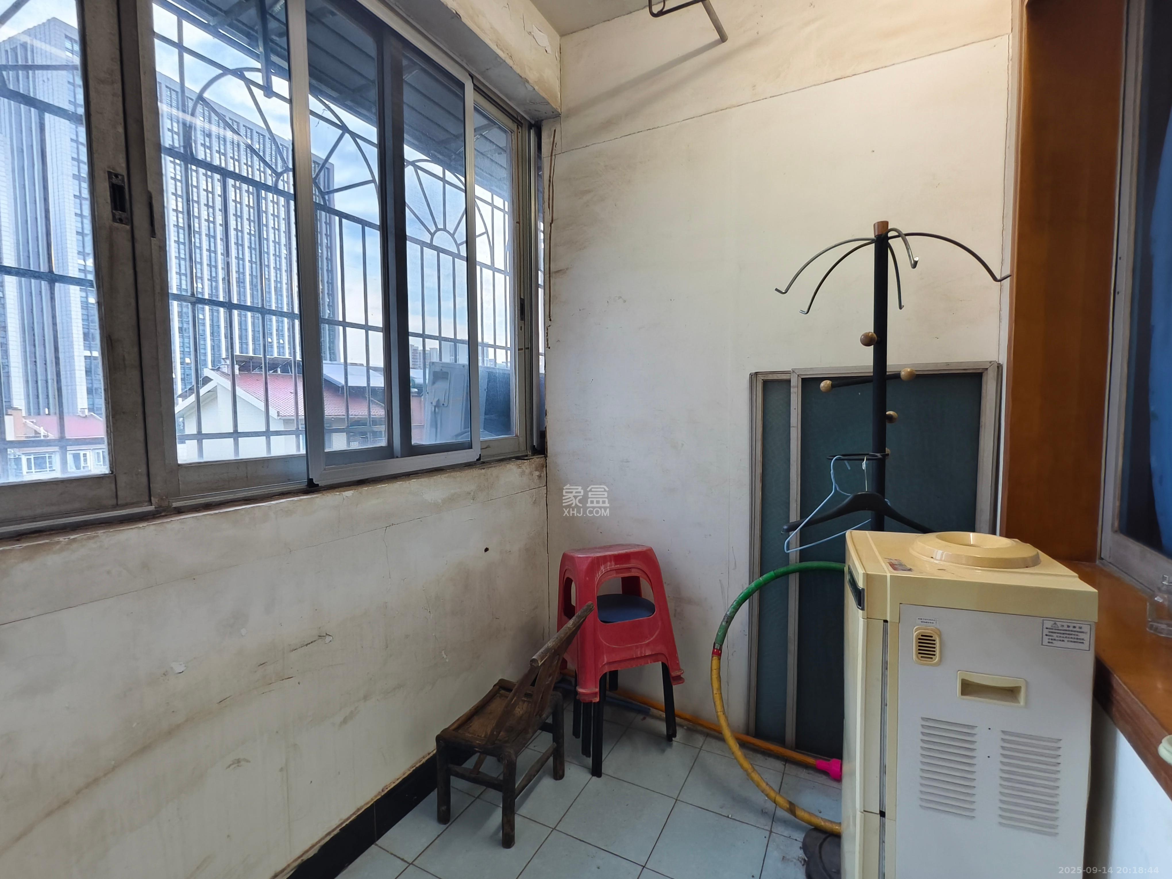 环达路桥  3室2厅1卫    1400.0元/月室内图