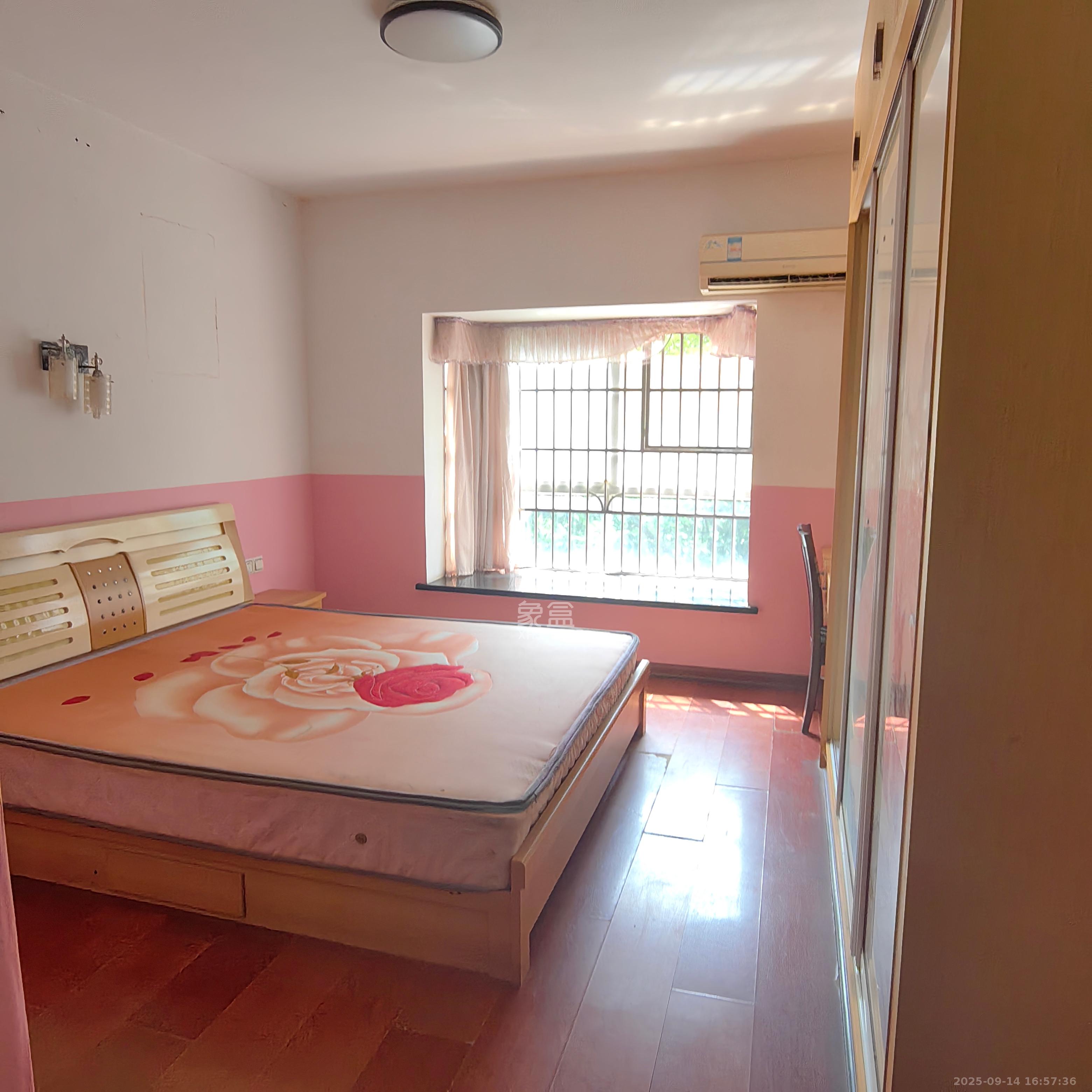 星城雅郡  3室2厅2卫    1600.0元/月室内图