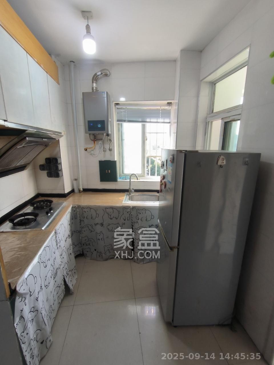 山水庭院  1室1厅1卫    1350.0元/月室内图