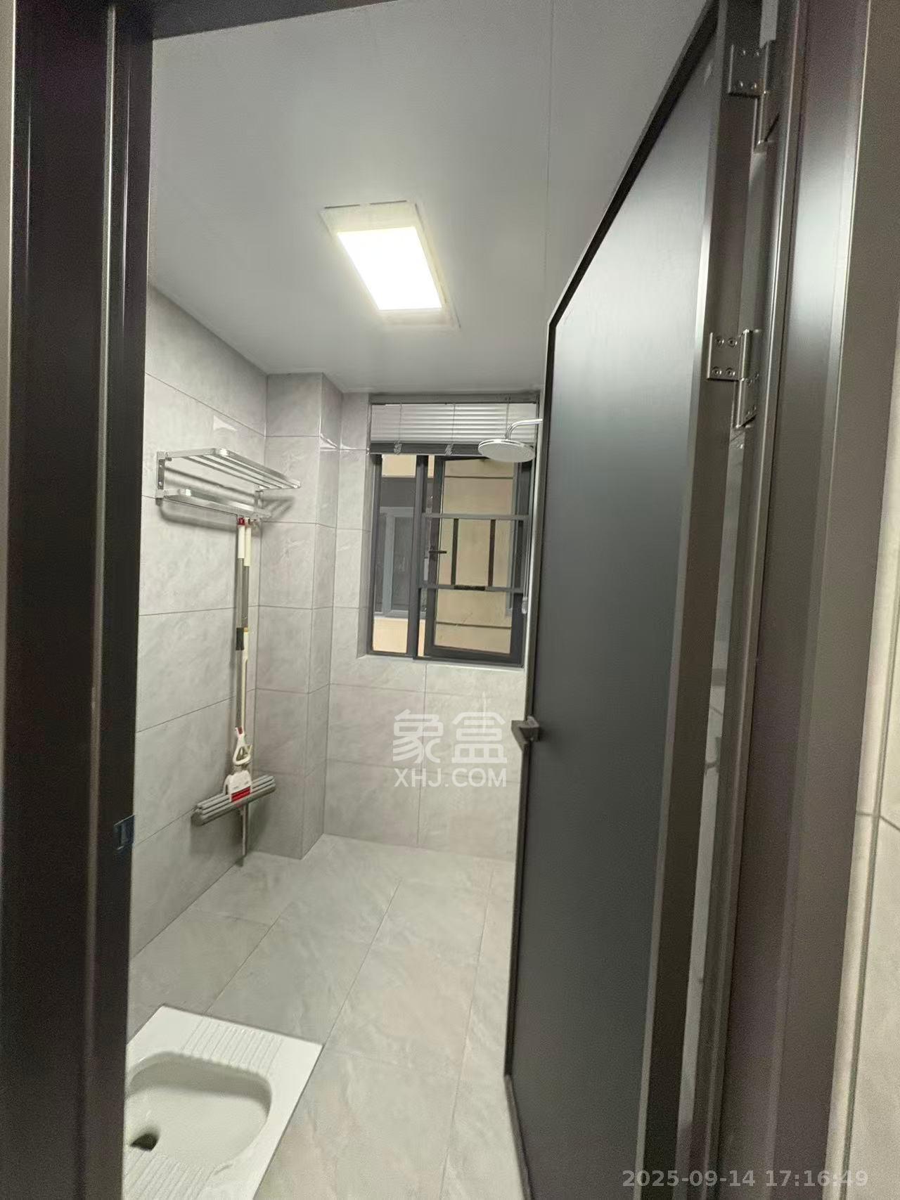 先锋新宇  3室2厅2卫    2500.0元/月室内图
