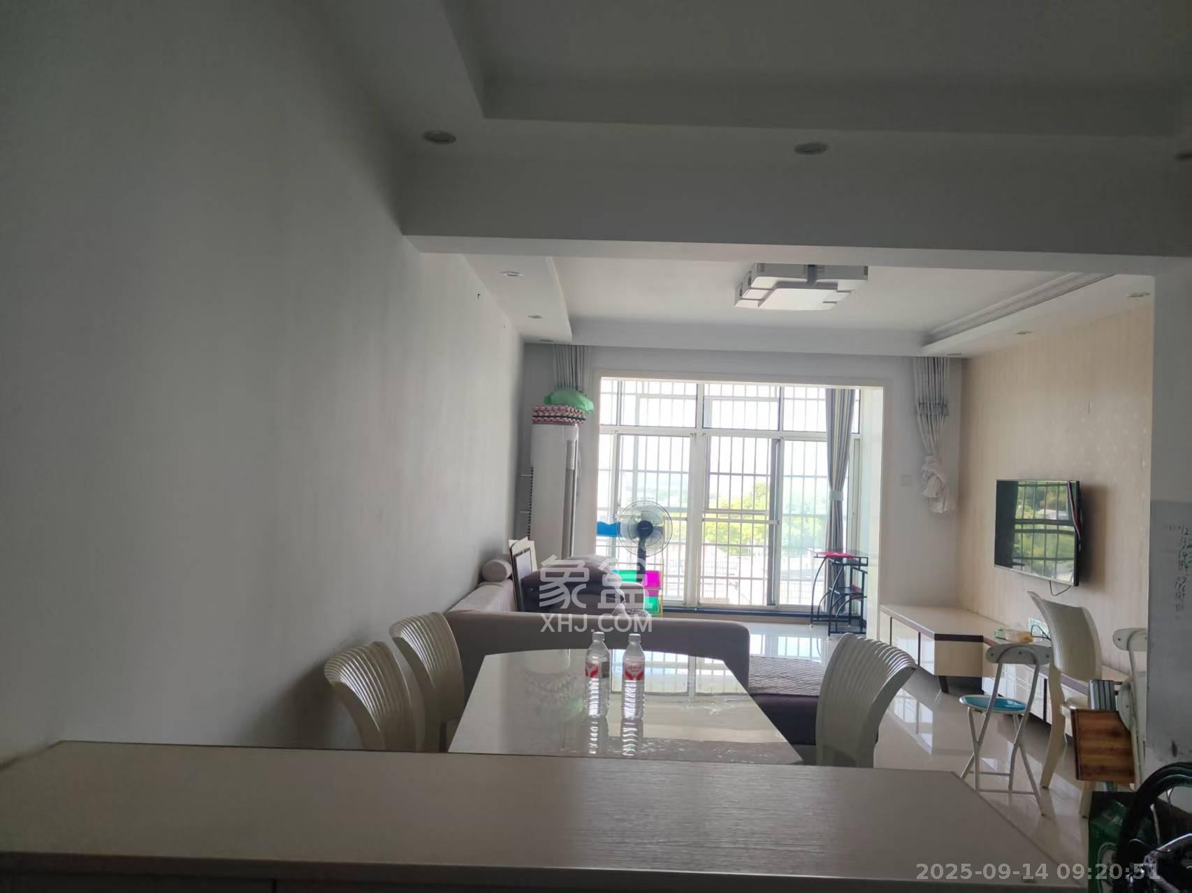 新诚小区 2室2厅1卫 2000.0元/月 新诚小区 2室2厅1卫 2000.0元/月室内图