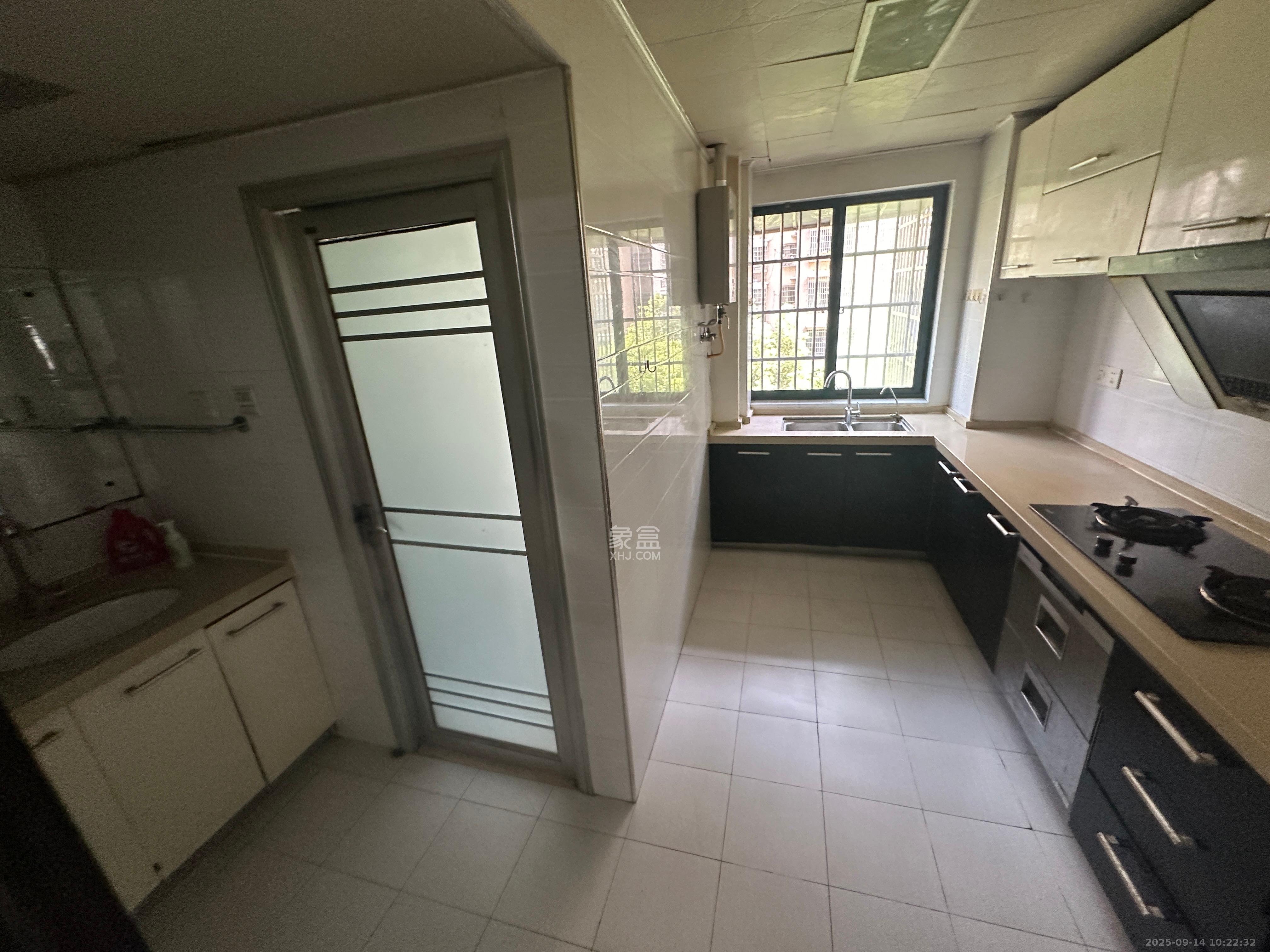 麓枫和苑 3室2厅2卫 3000.0元/月 麓枫和苑 3室2厅2卫 3000.0元/月室内图