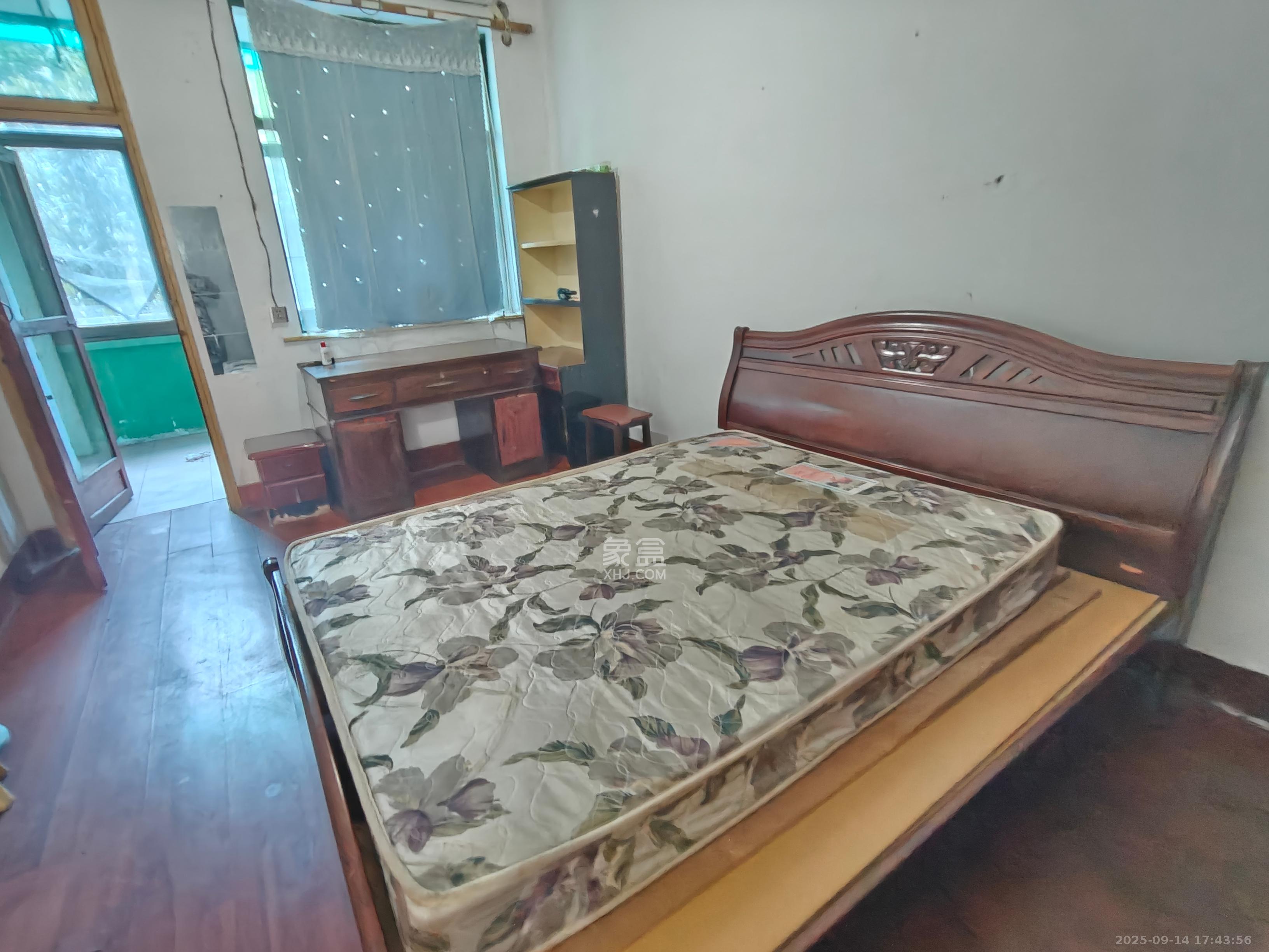 物资厅宿舍(五一大道) 2室1厅1卫 2200.0元/月 物资厅宿舍(五一大道) 2室1厅1卫 2200.0元/月室内图