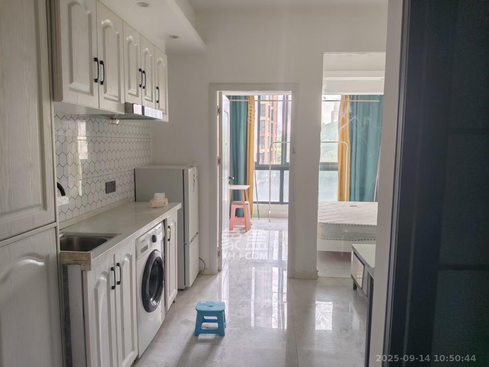 C-park天悦城(紫檀溪苑二期)  1室0厅0卫    1600.0元/月 C-park天悦城(紫檀溪苑二期)  1室0厅0卫    1600.0元/月室内图