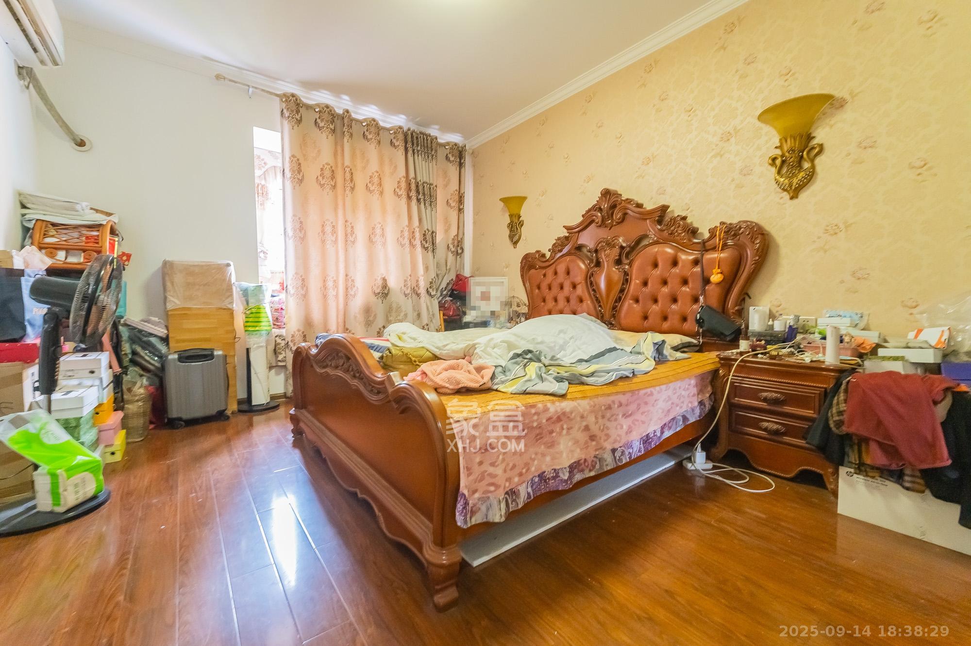 华润凤凰城三期  3室2厅2卫    97.0万卧室