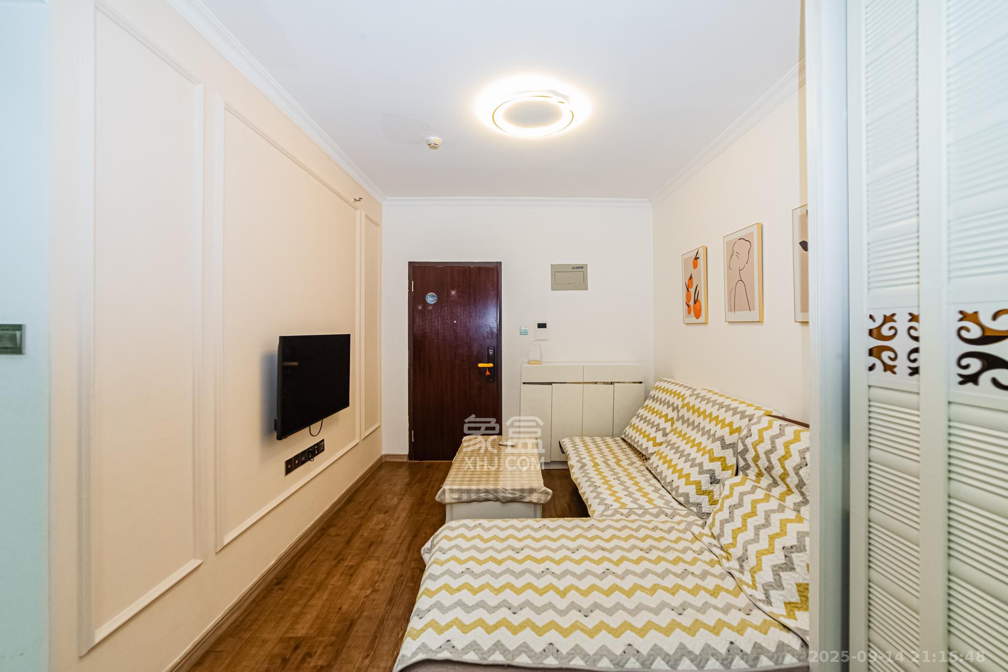 北辰三角洲E3区 1室1厅1卫 54.8万 北辰三角洲E3区 1室1厅1卫 54.8万客厅