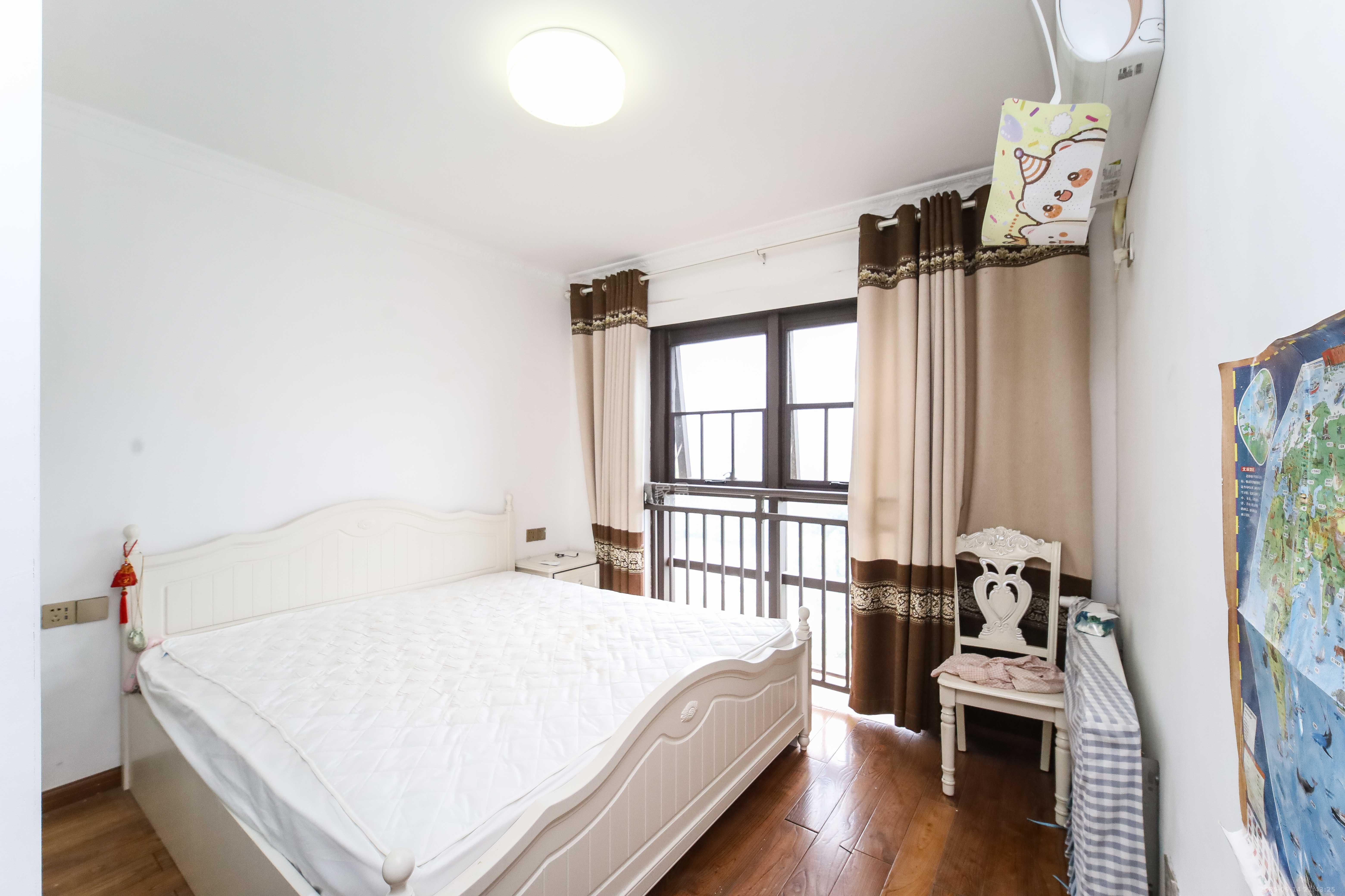 中欣楚天熙苑  3室2厅2卫    102.8万 中欣楚天熙苑  3室2厅2卫    102.8万卧室