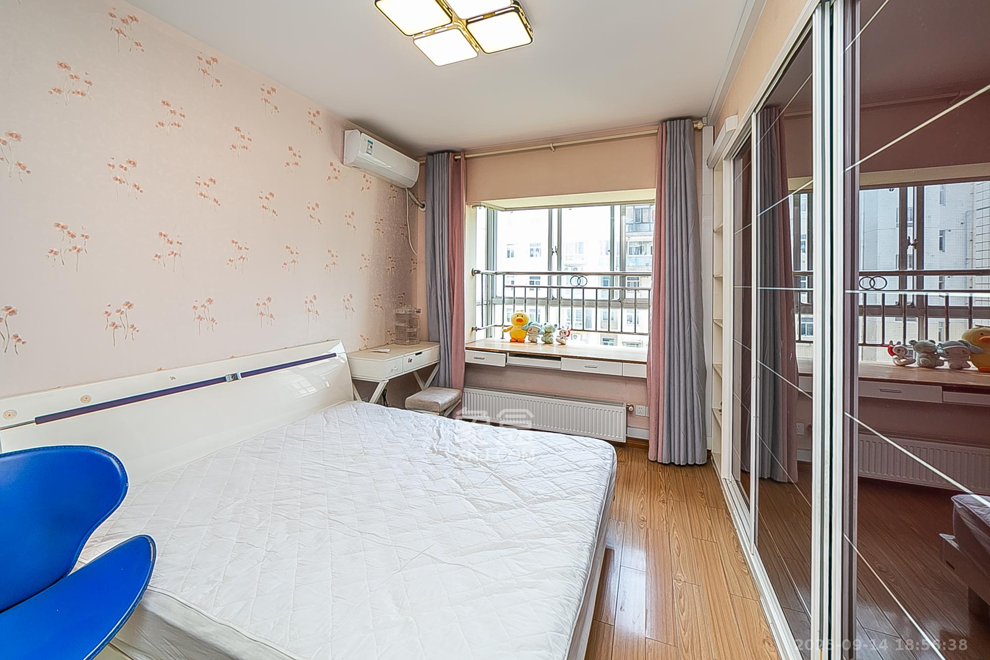 华银园  3室2厅2卫    93.8万 华银园  3室2厅2卫    93.8万卧室