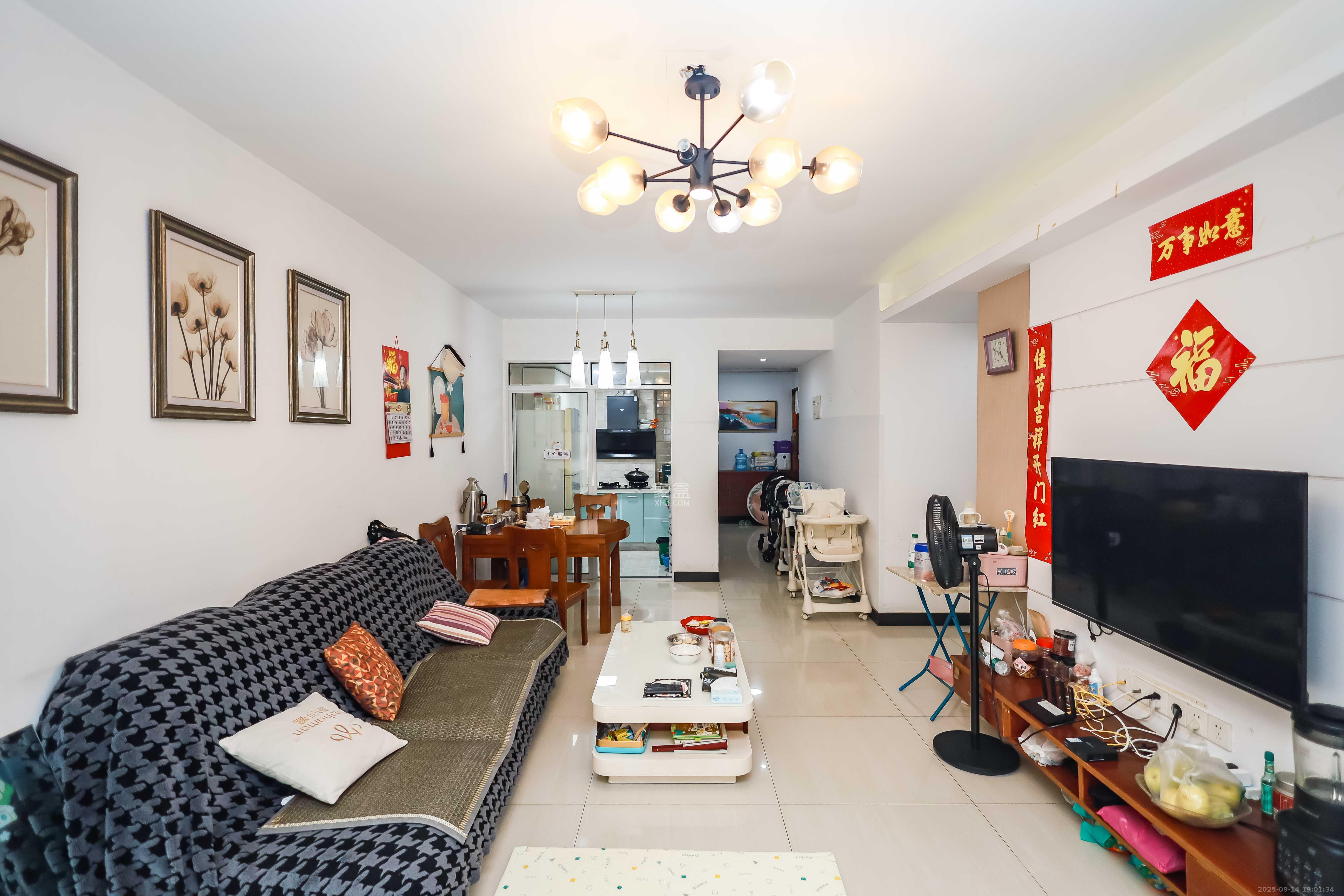 长房时代城 3室2厅1卫 80.0万 长房时代城 3室2厅1卫 80.0万客厅