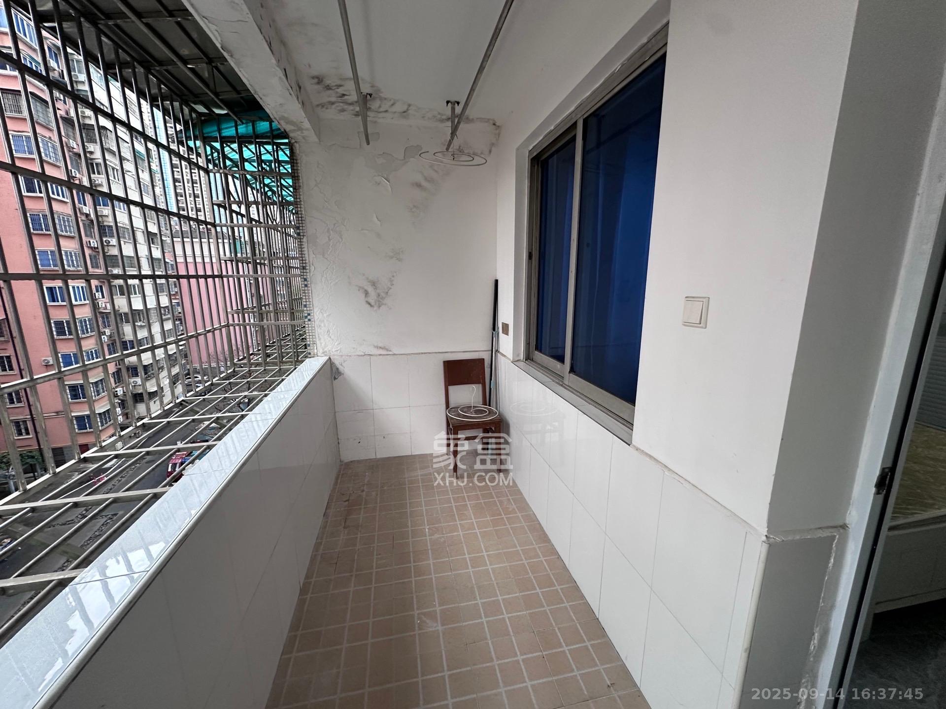 南建公寓 1室2厅2卫 1800.0元/月 南建公寓 1室2厅2卫 1800.0元/月室内图