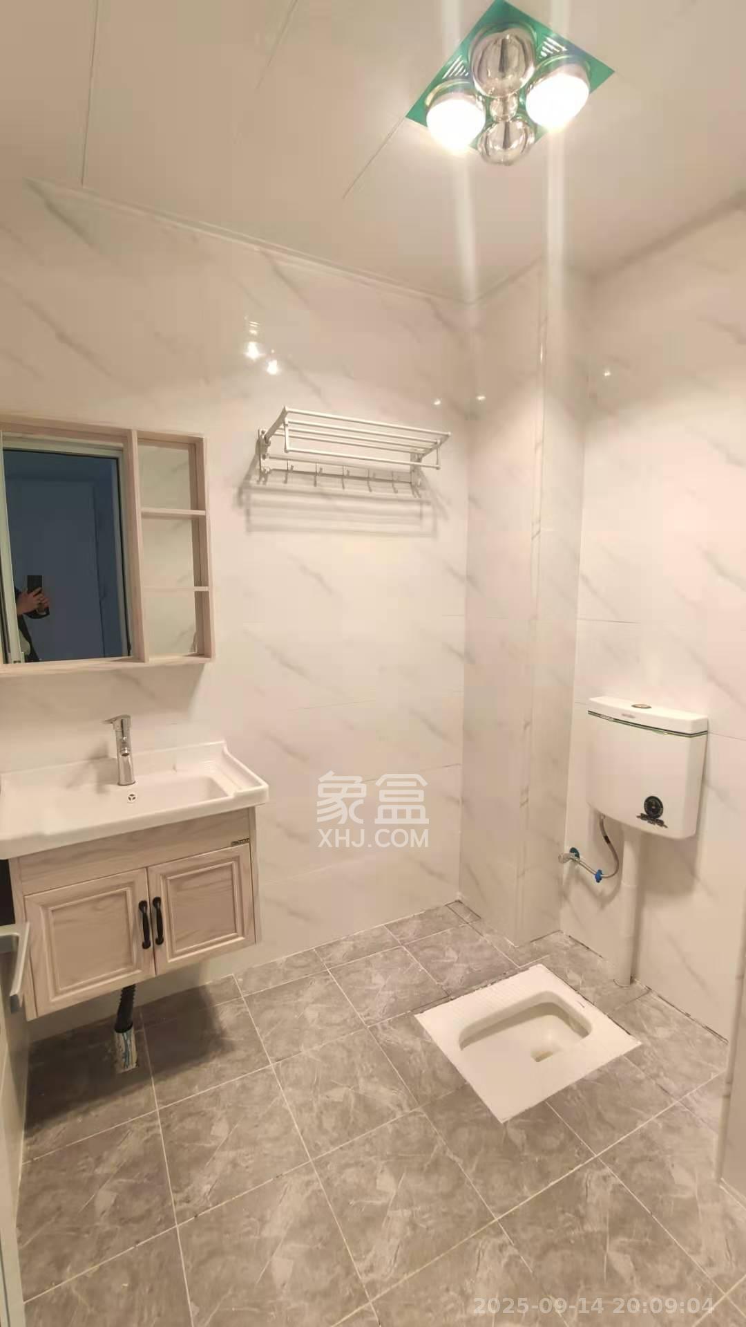 世茂铂翠湾二期 3室2厅2卫 3000.0元/月 世茂铂翠湾二期 3室2厅2卫 3000.0元/月室内图