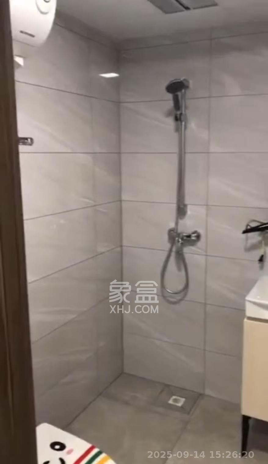 新长海漓湘悦  2室2厅1卫    1900.0元/月室内图