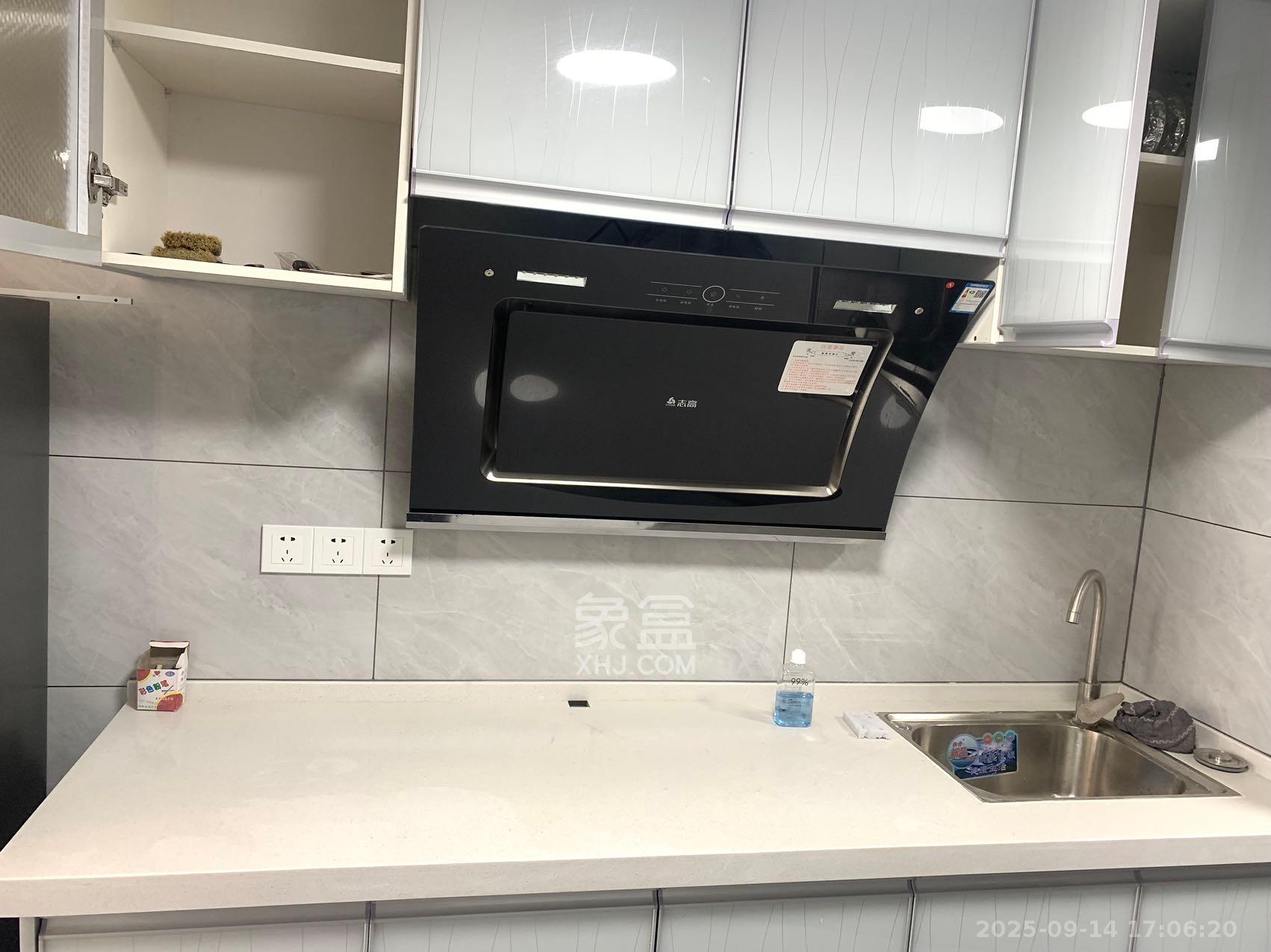 长房时代小镇  1室1厅1卫    1200.0元/月室内图