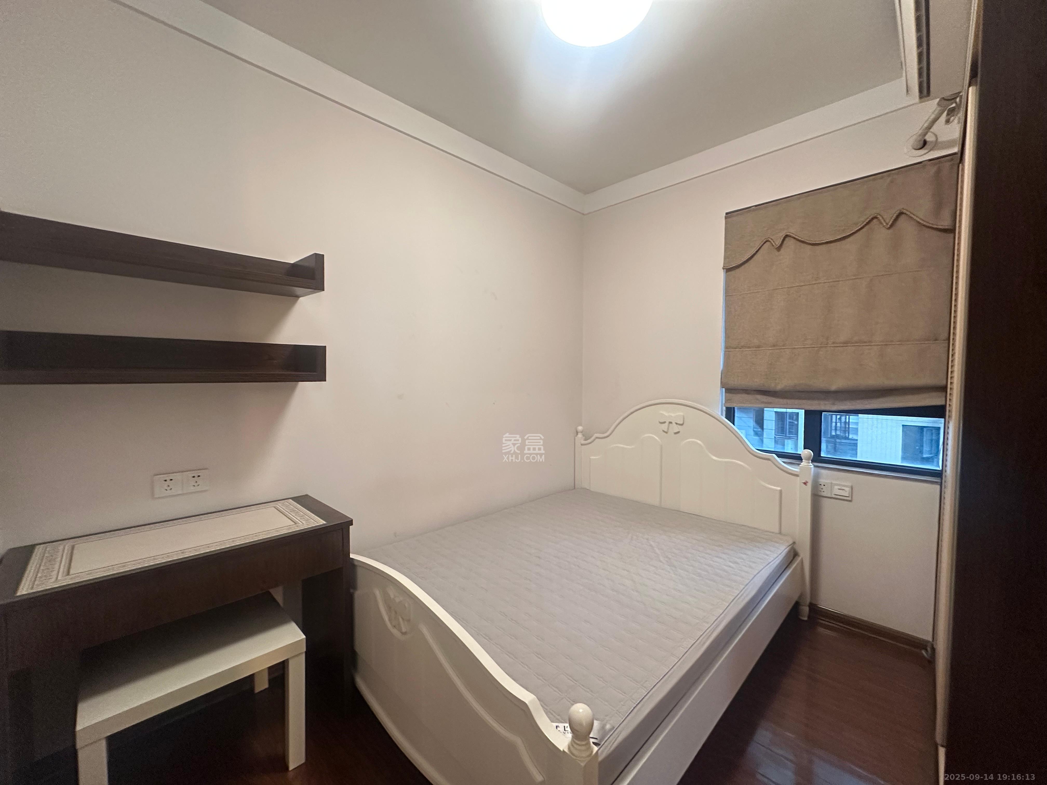 藏珑湖上国际花园 2室2厅1卫 2800.0元/月 藏珑湖上国际花园 2室2厅1卫 2800.0元/月室内图