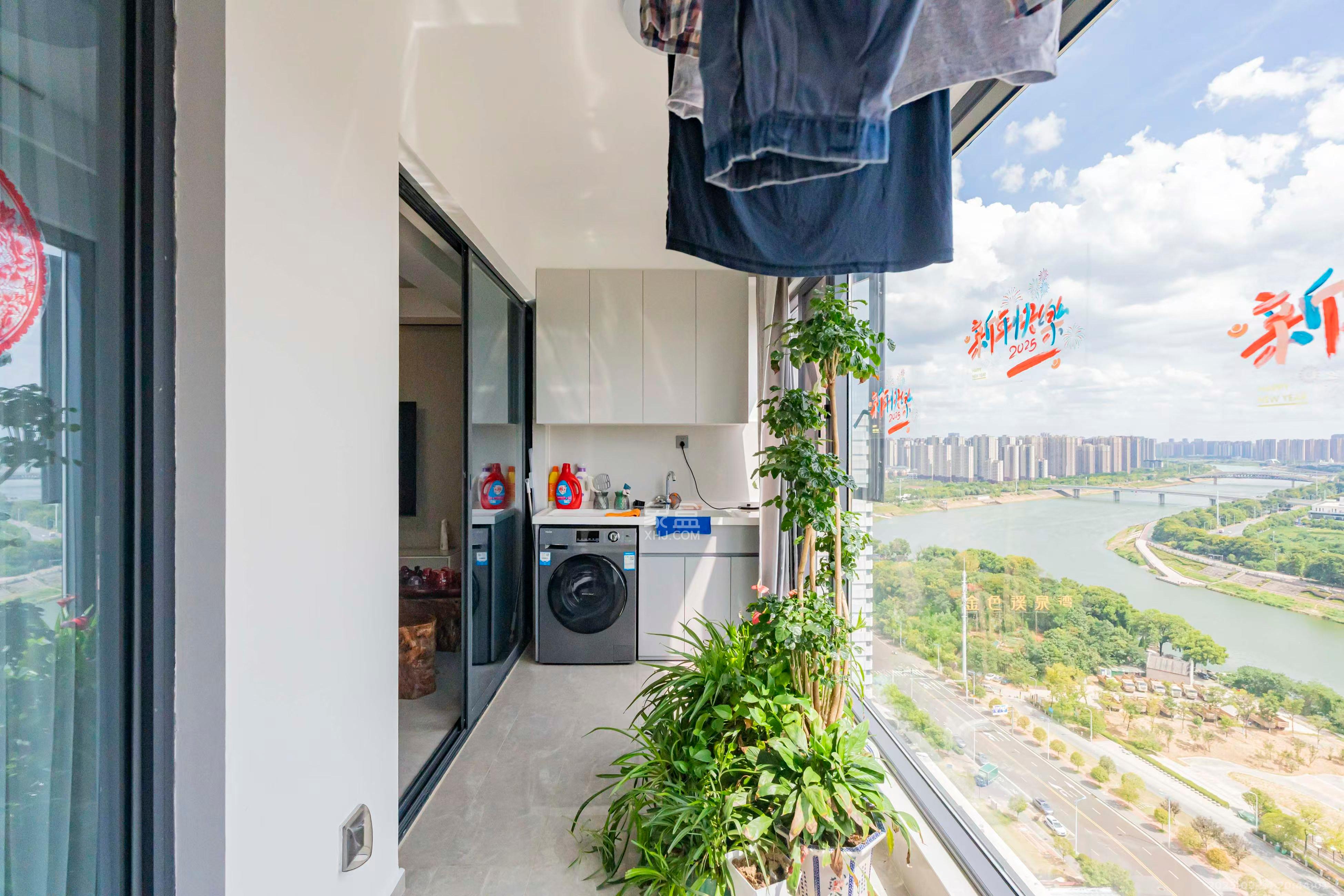 金源府  3室2厅2卫    180.0万 金源府  3室2厅2卫    180.0万阳台