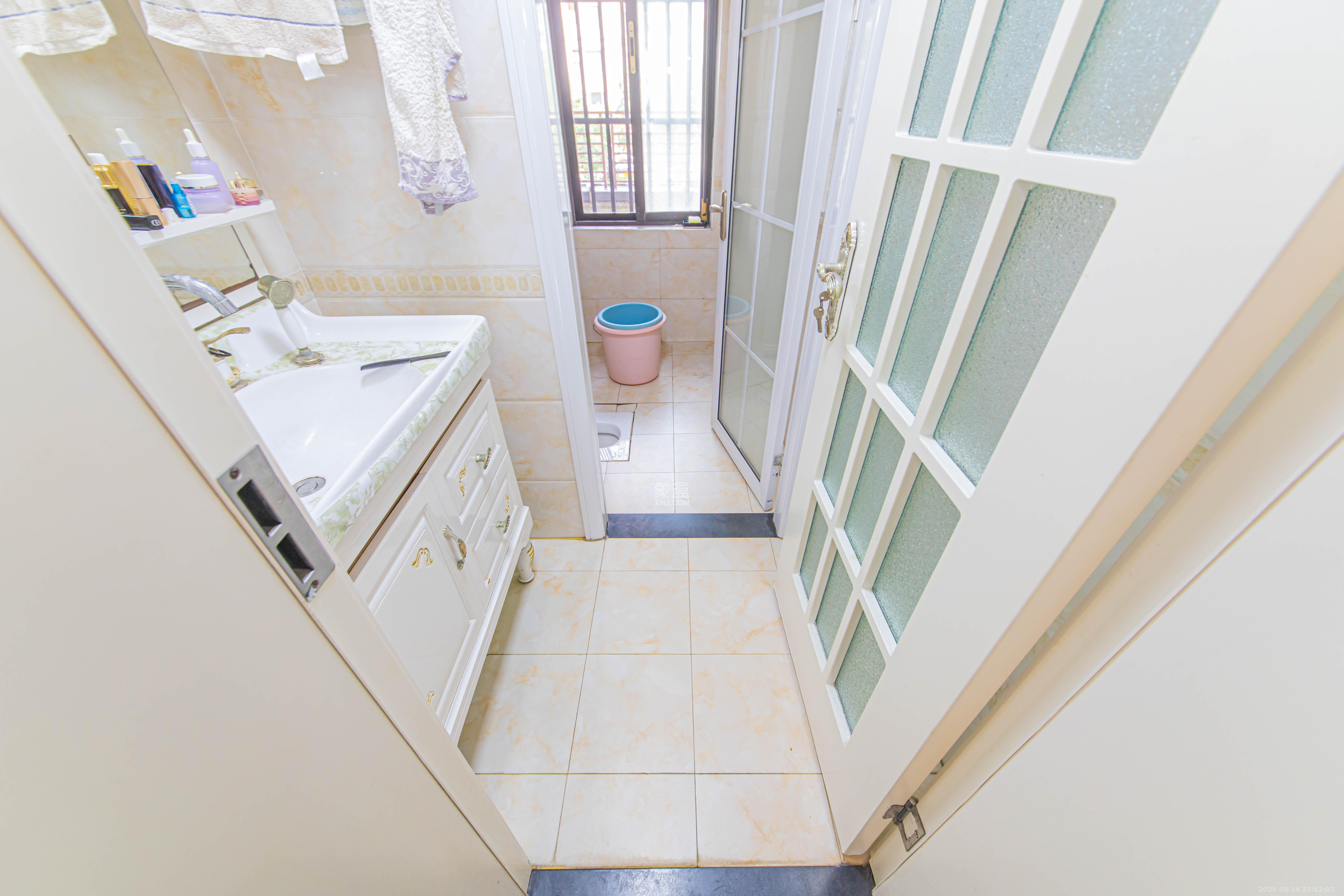 北辰中央公园A区 4室2厅1卫 130.8万 北辰中央公园A区 4室2厅1卫 130.8万卫生间